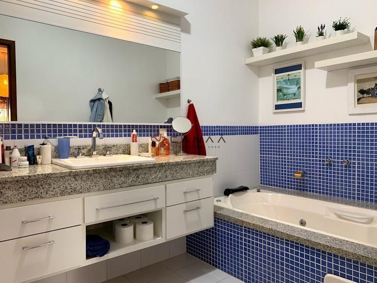 Casa à venda com 3 quartos, 300m² - Foto 20