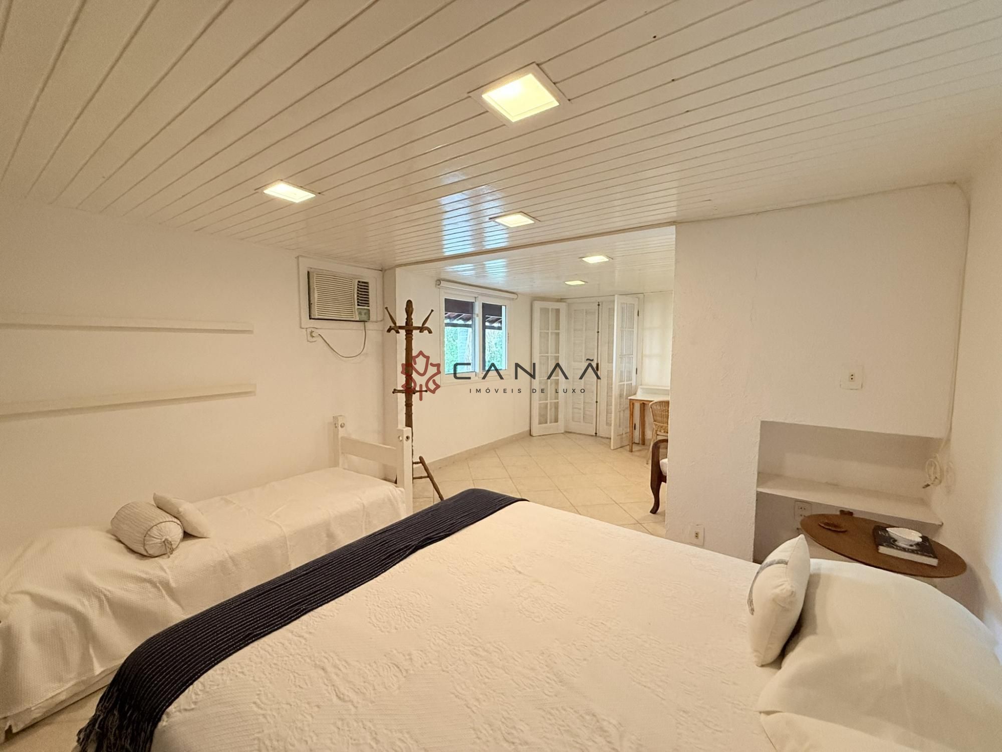 Casa de Condomínio à venda e temporada com 7 quartos, 1100m² - Foto 58