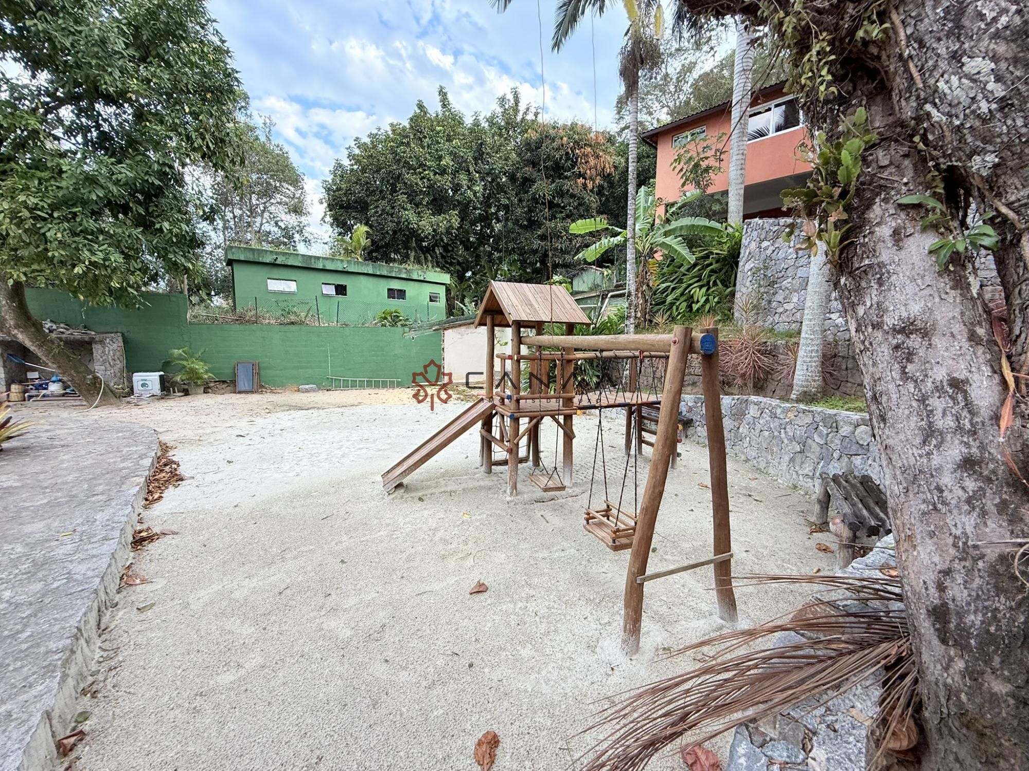 Casa de Condomínio à venda e temporada com 7 quartos, 1100m² - Foto 30