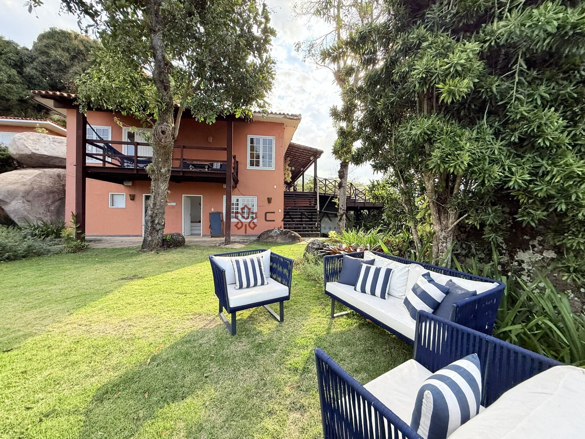Casa de Condomínio à venda e temporada com 7 quartos, 1100m² - Foto 23