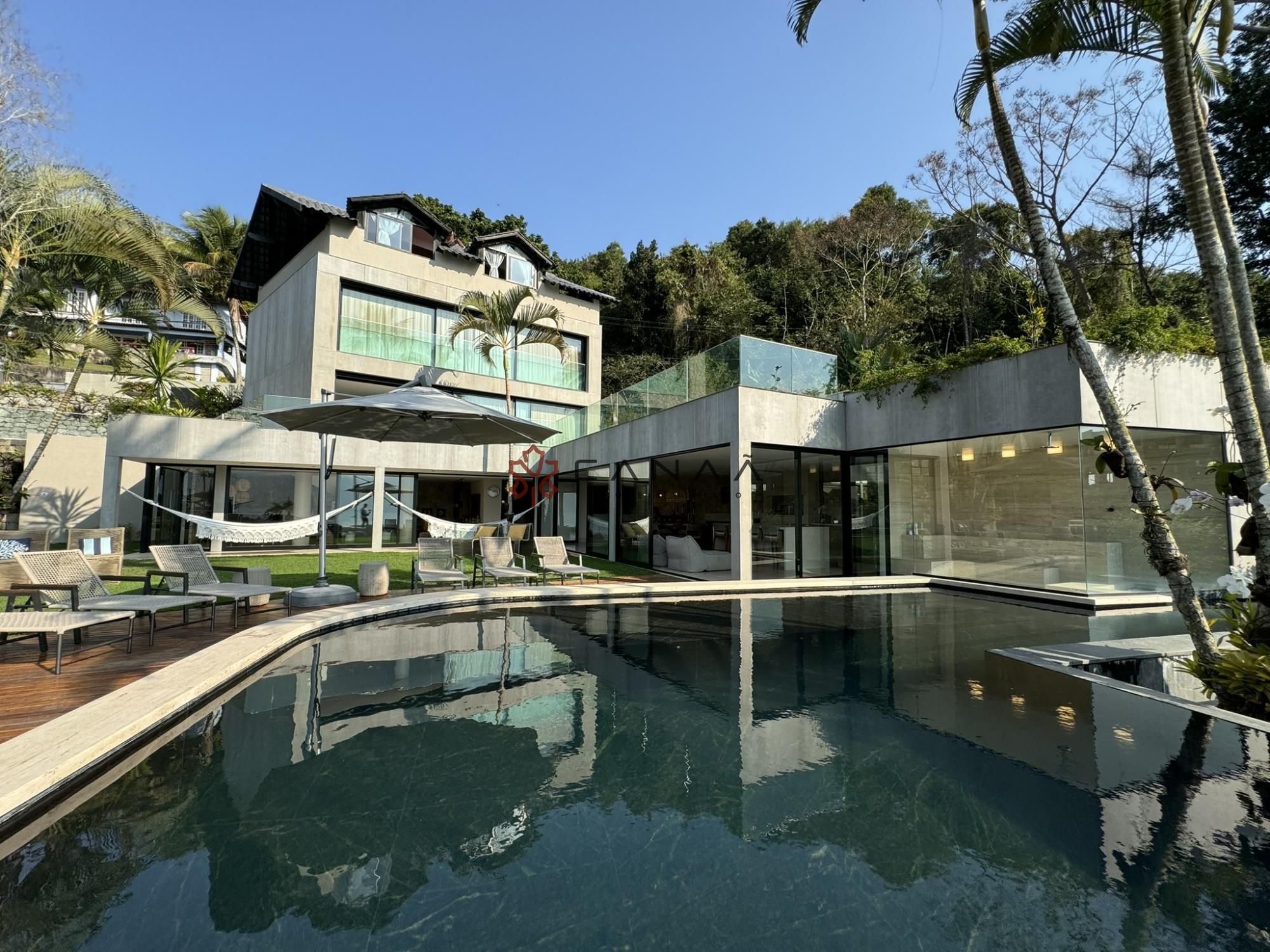 Casa, 7 quartos, 1200 m² - Foto 1