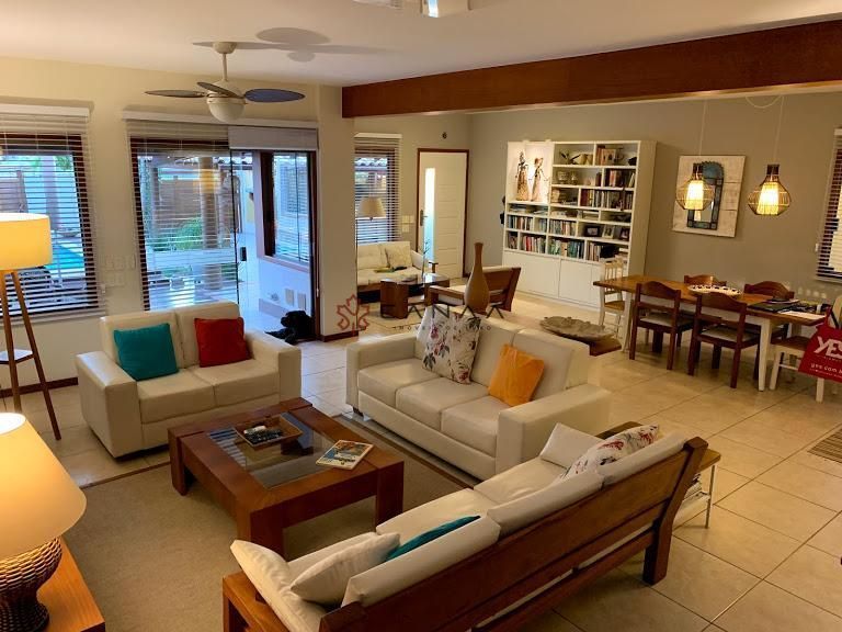 Casa à venda com 3 quartos, 300m² - Foto 1