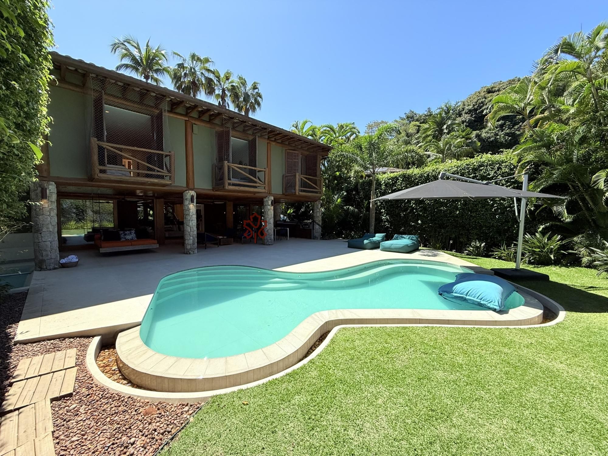 Casa de Condomínio à venda com 5 quartos, 500m² - Foto 1