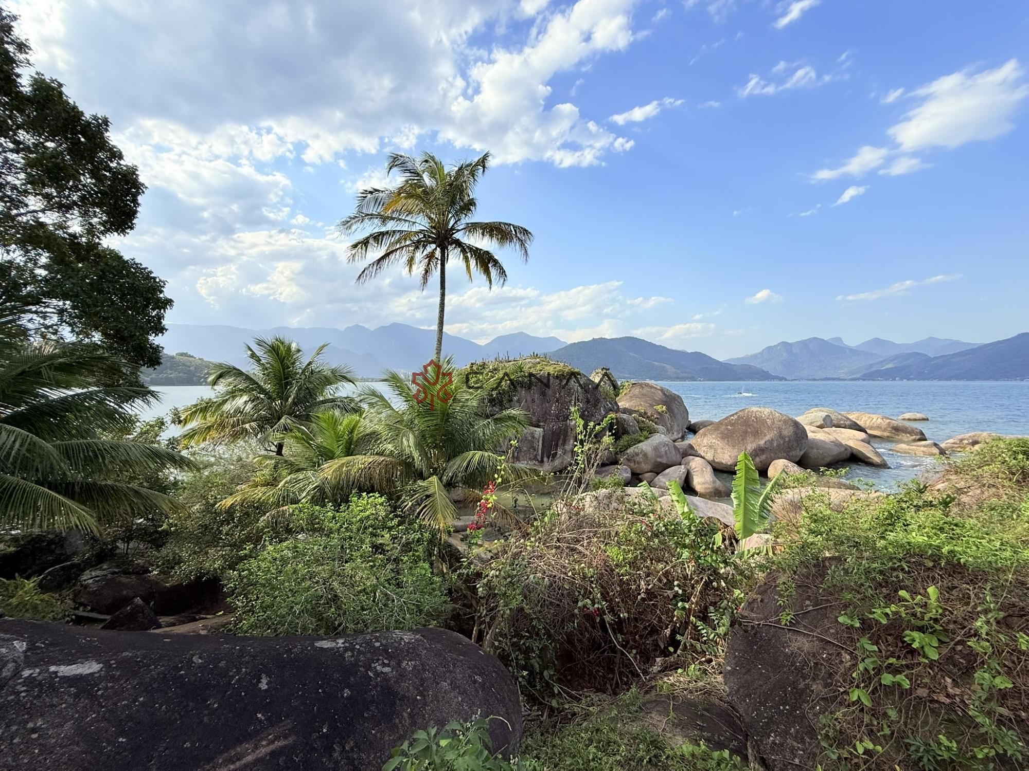 Casa de Condomínio à venda e temporada com 7 quartos, 1100m² - Foto 87