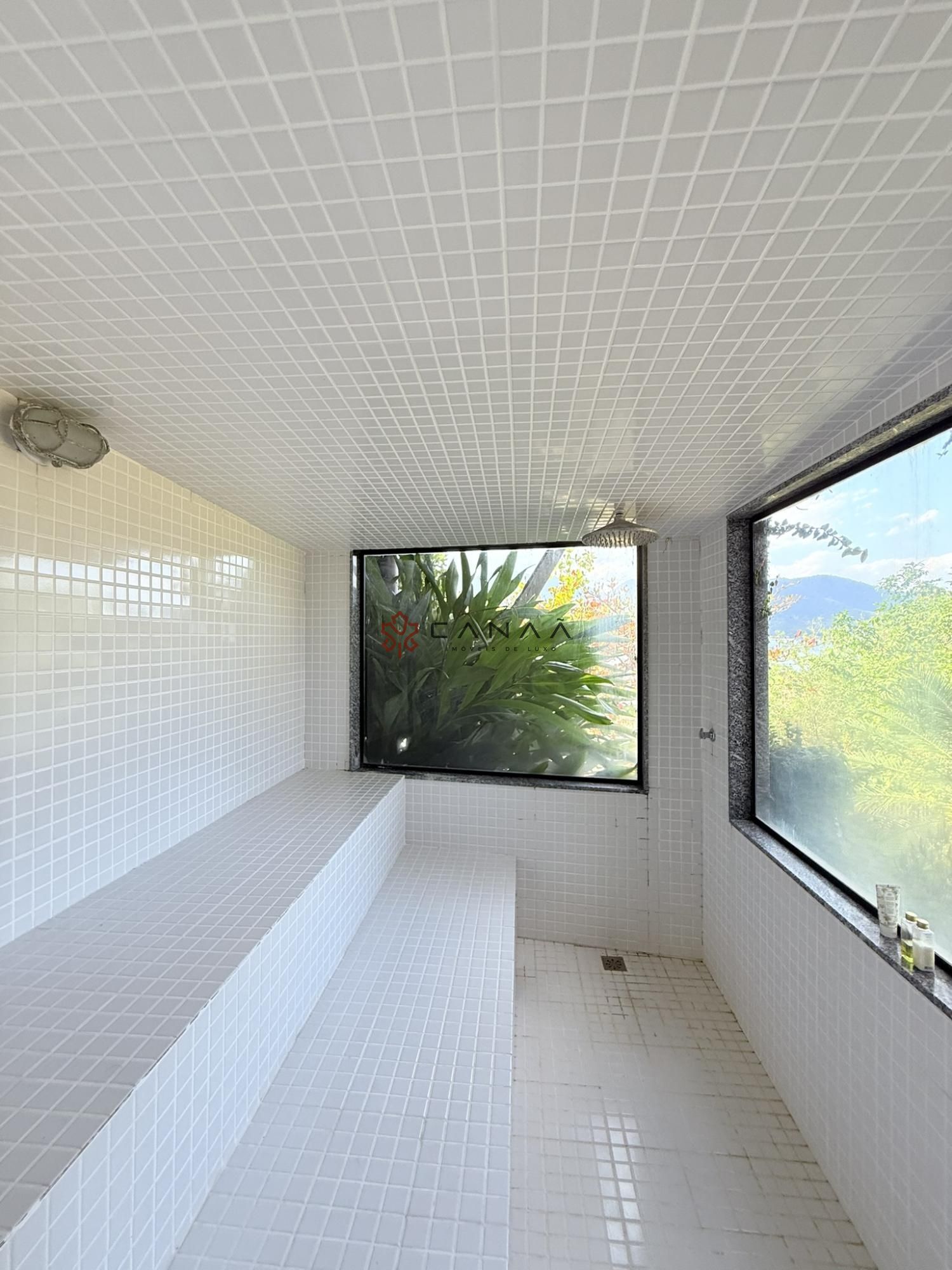 Casa de Condomínio à venda e temporada com 7 quartos, 1100m² - Foto 59