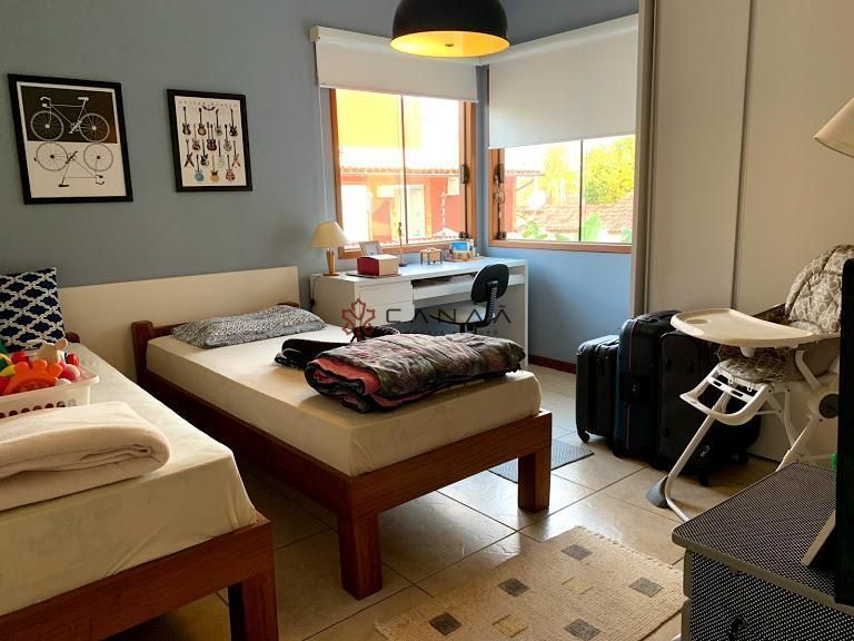 Casa à venda com 3 quartos, 300m² - Foto 15