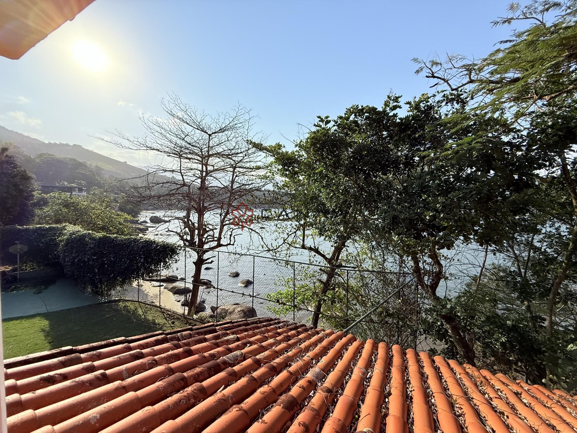 Casa de Condomínio à venda e temporada com 7 quartos, 1100m² - Foto 85