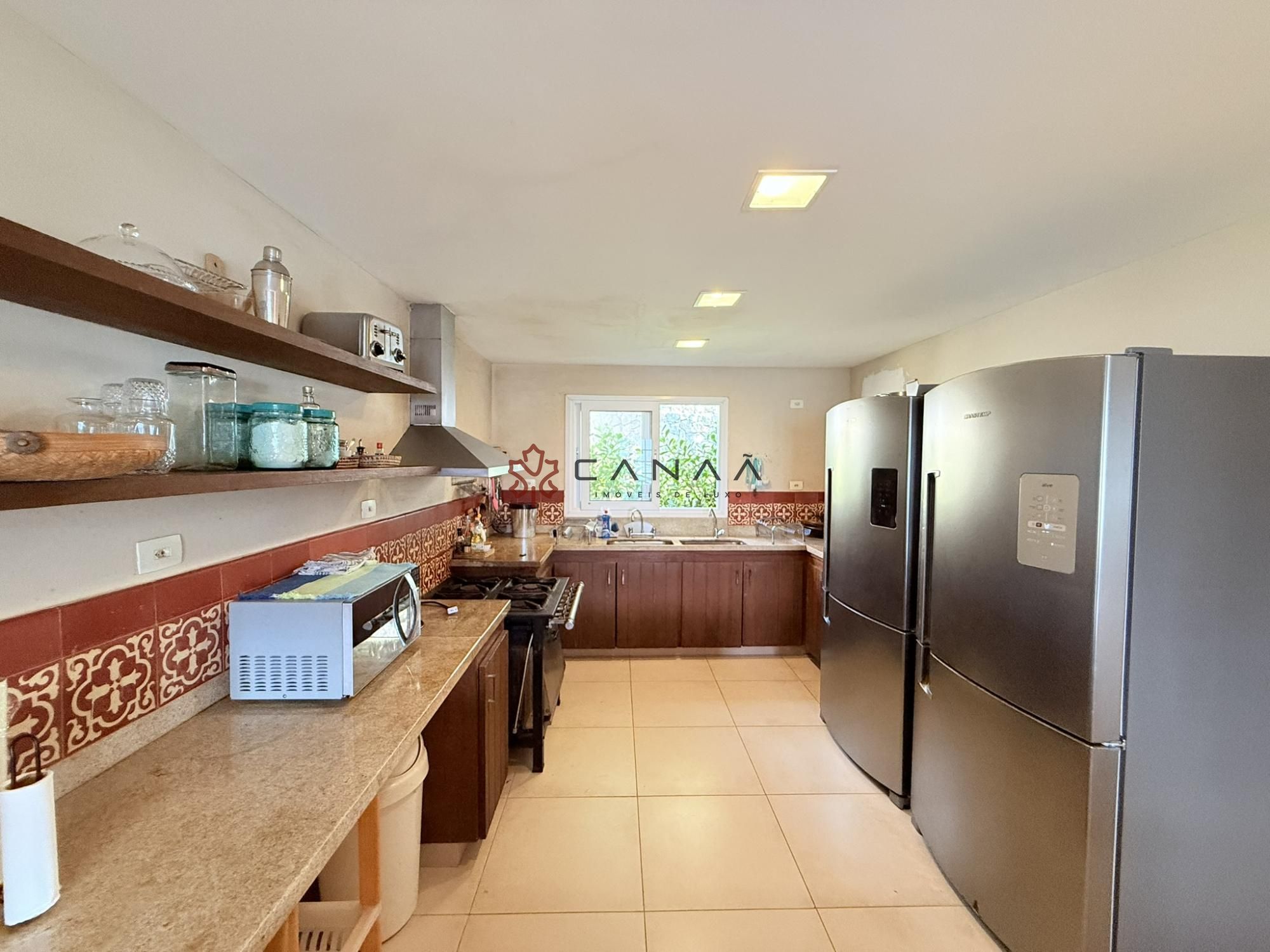 Casa de Condomínio à venda e temporada com 7 quartos, 1100m² - Foto 44