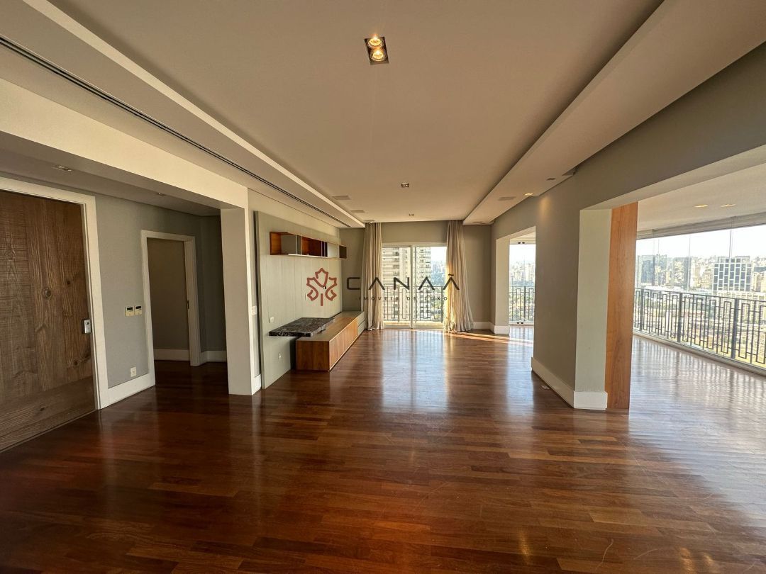 Apartamento, 3 quartos, 236 m² - Foto 1