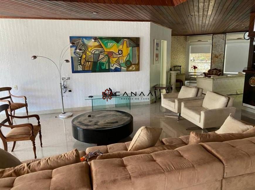 Casa à venda com 7 quartos, 300m² - Foto 12