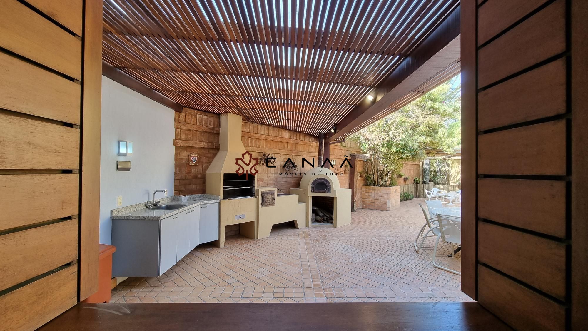 Casa de Condomínio à venda com 4 quartos, 299m² - Foto 10