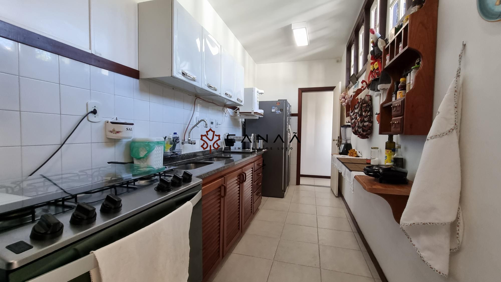 Casa à venda com 6 quartos, 299m² - Foto 37