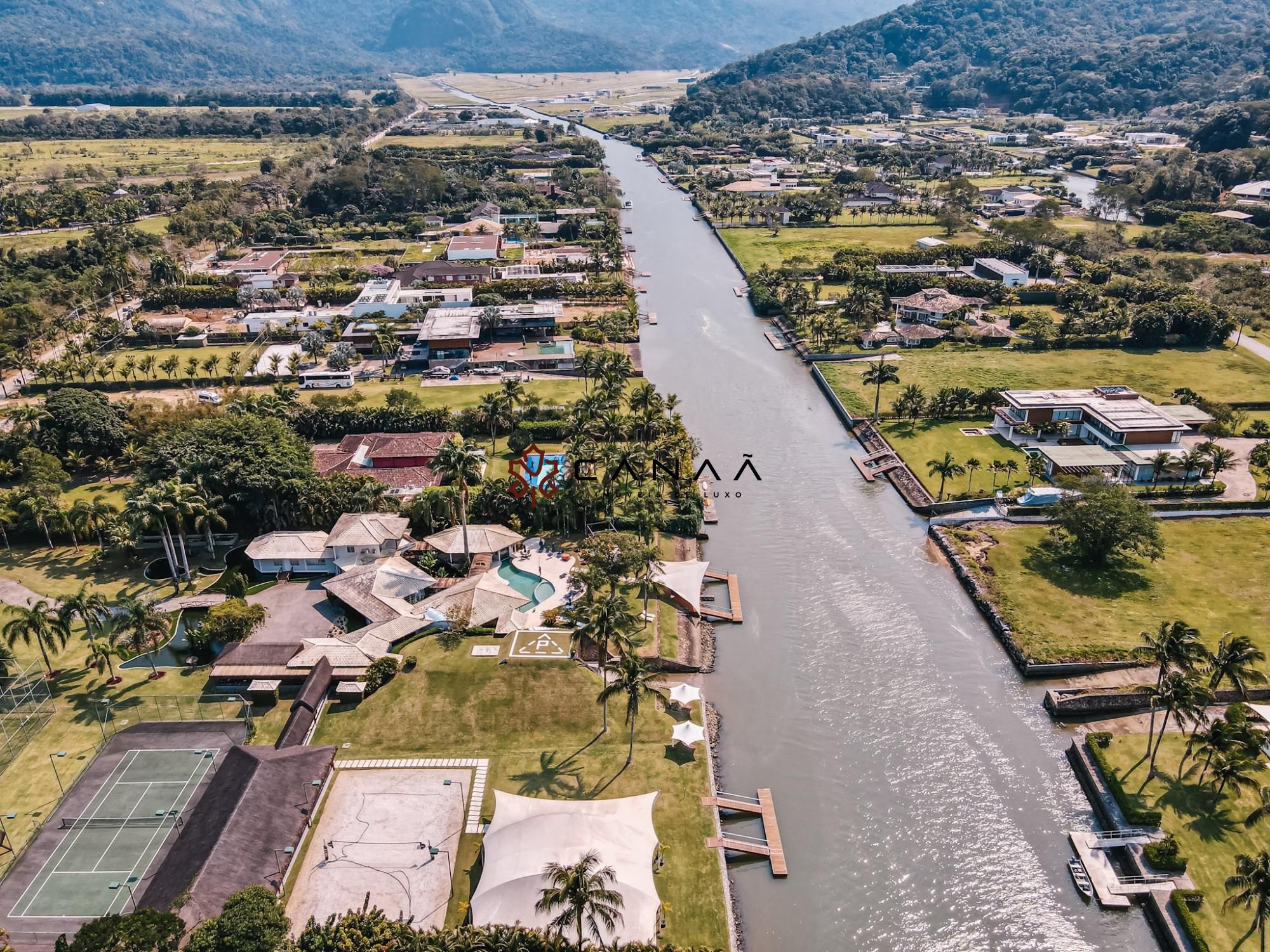 Casa de Condomínio à venda e temporada com 7 quartos, 1200m² - Foto 61