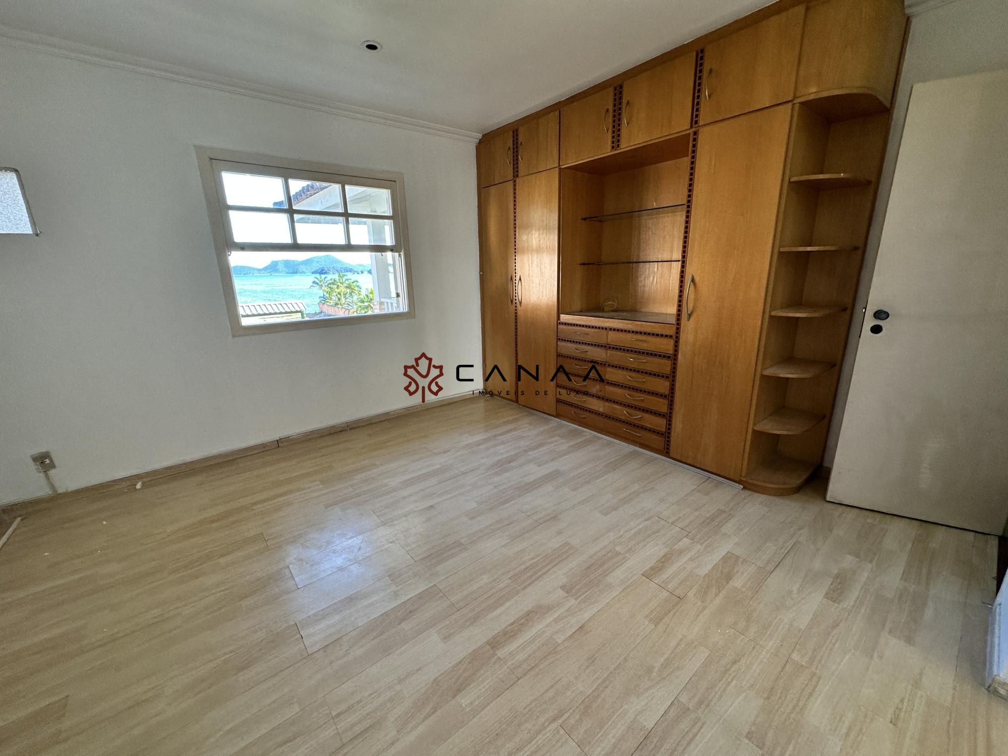 Casa à venda com 4 quartos, 300m² - Foto 39