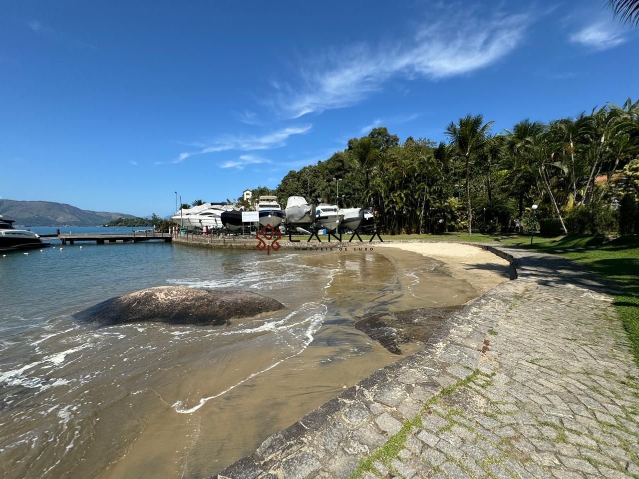 Casa de Condomínio à venda com 5 quartos, 300m² - Foto 15