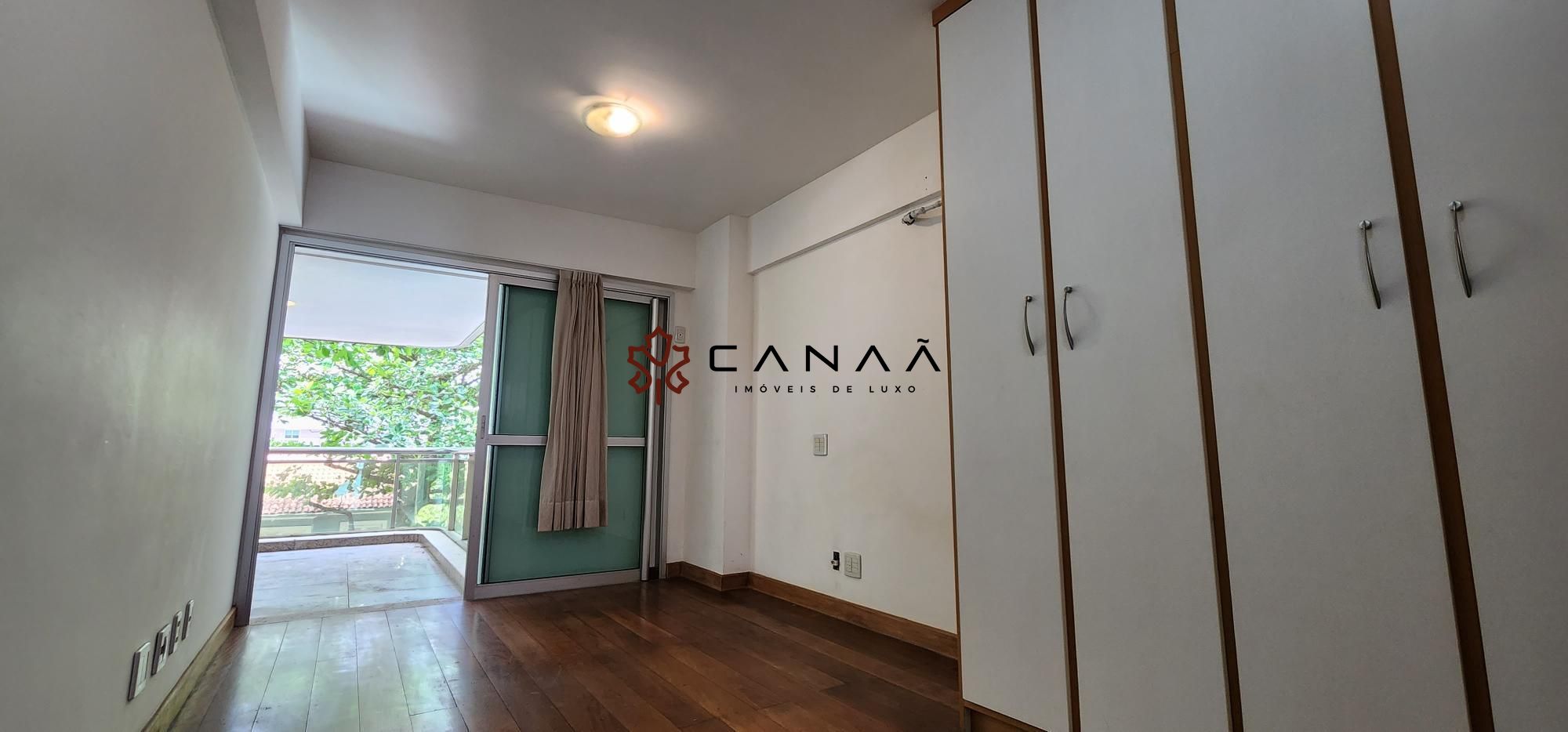 Apartamento à venda com 3 quartos, 242m² - Foto 18