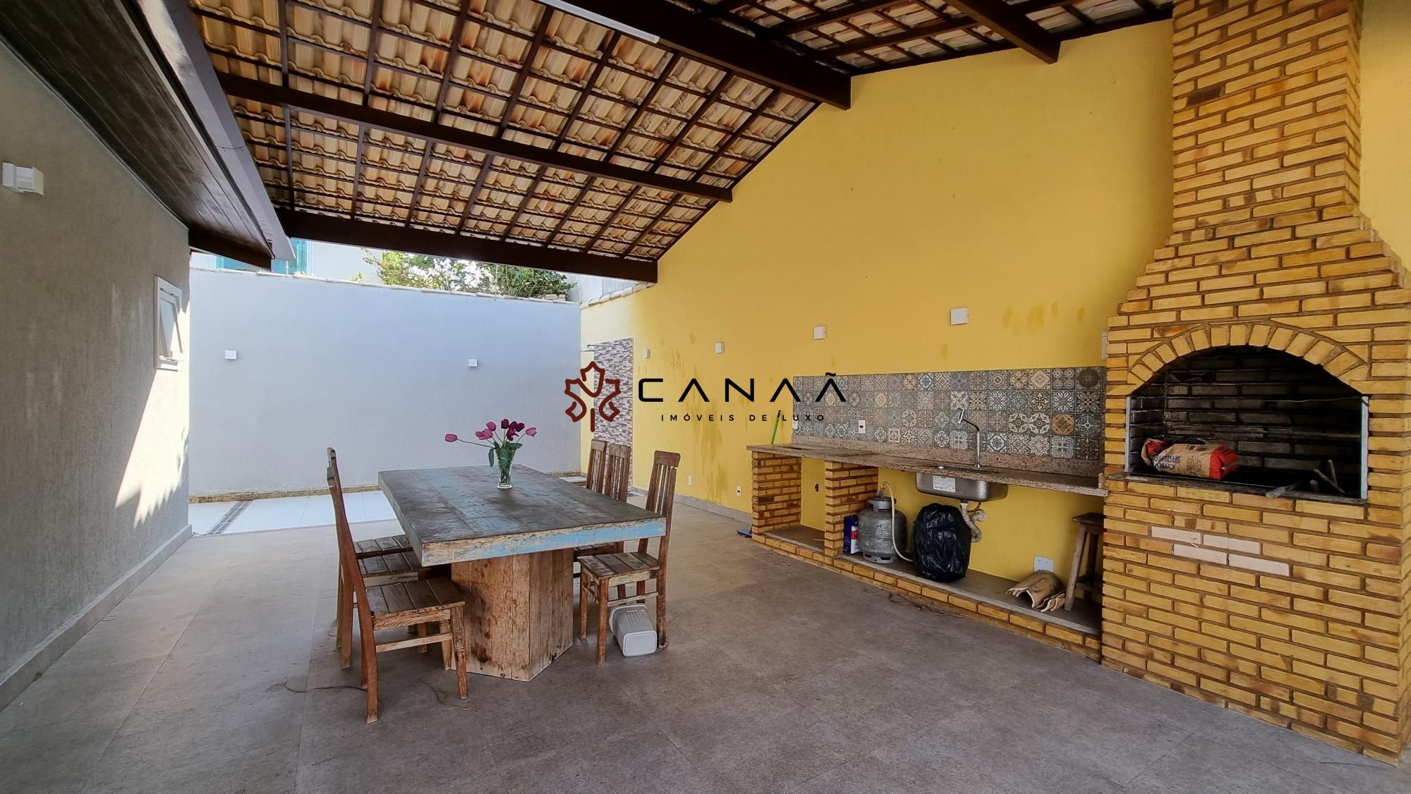 Casa à venda com 4 quartos, 170m² - Foto 14