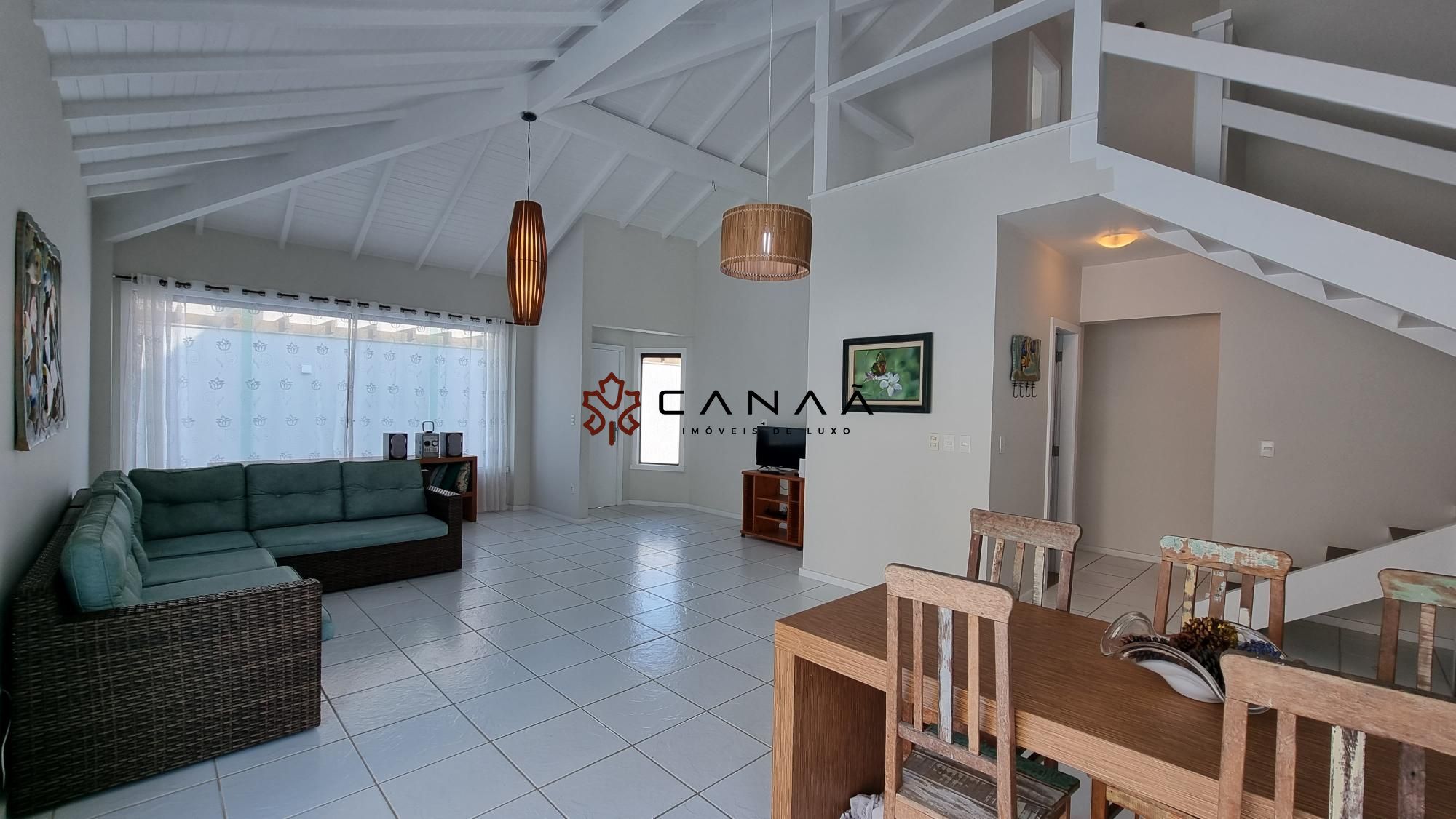 Casa à venda com 4 quartos, 170m² - Foto 1