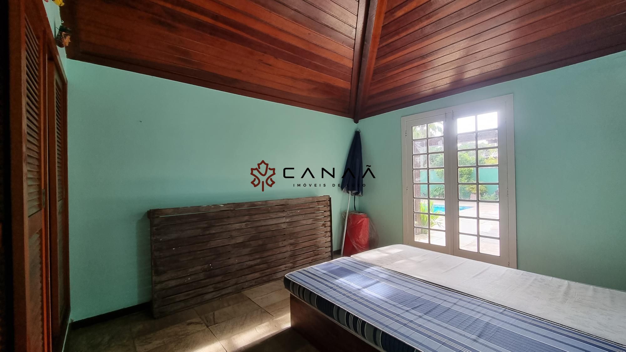 Casa de Condomínio à venda com 4 quartos, 300m² - Foto 33