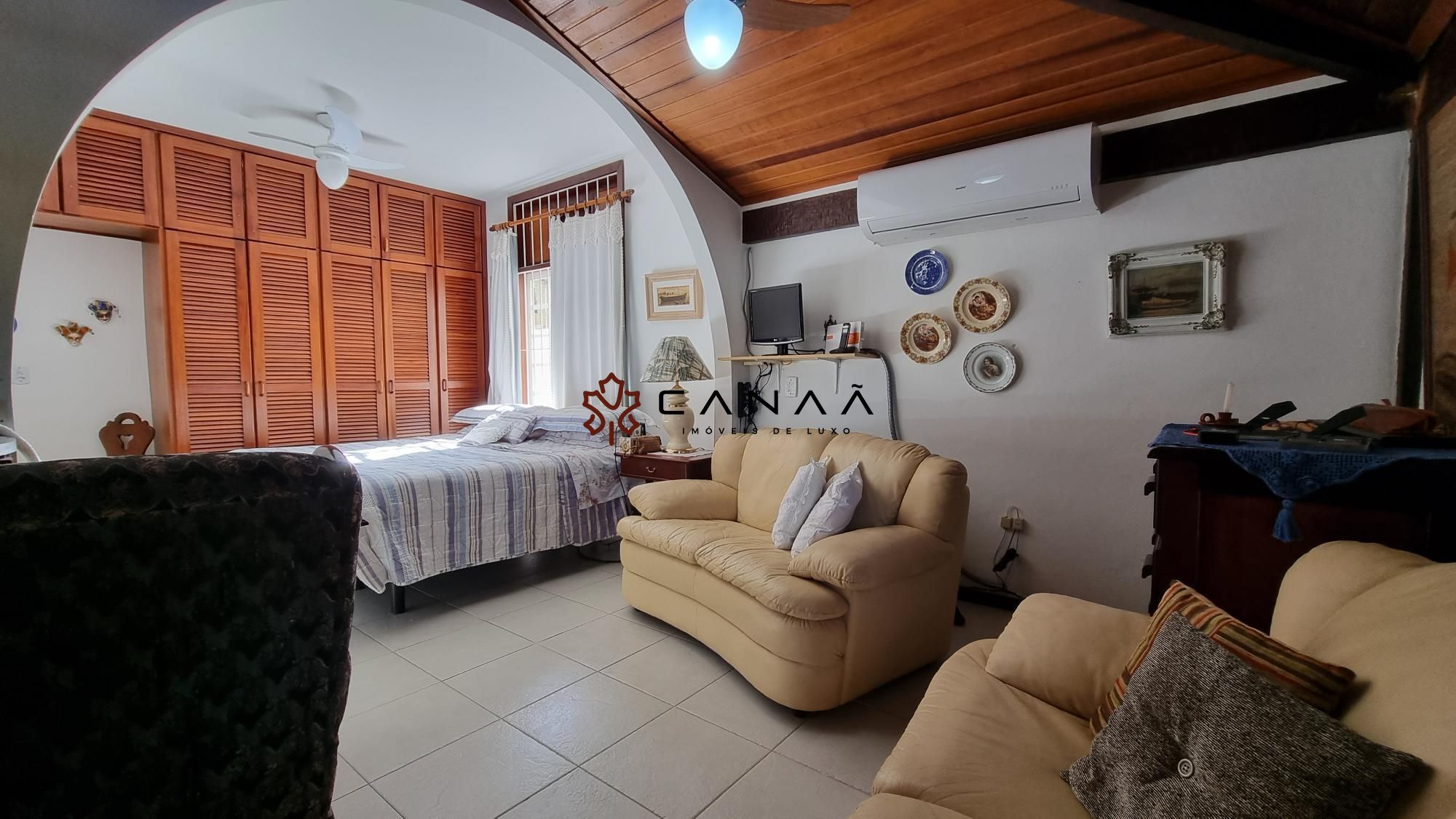 Casa à venda com 6 quartos, 299m² - Foto 29