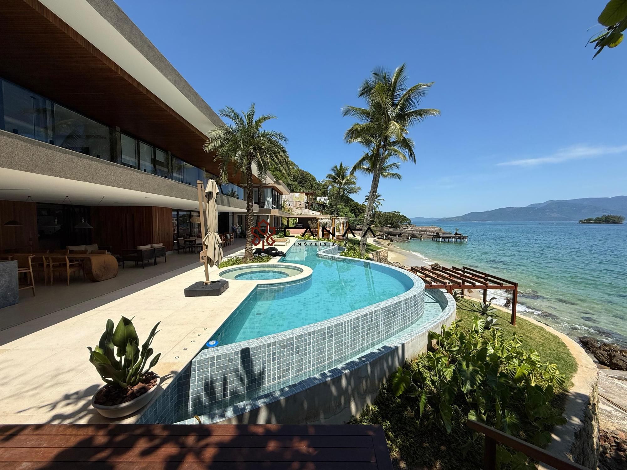 Casa em condomínio à venda  no Mombaça - Angra dos Reis, RJ. Imóveis