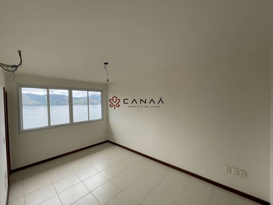 Casa de Condomínio à venda com 4 quartos, 200m² - Foto 12