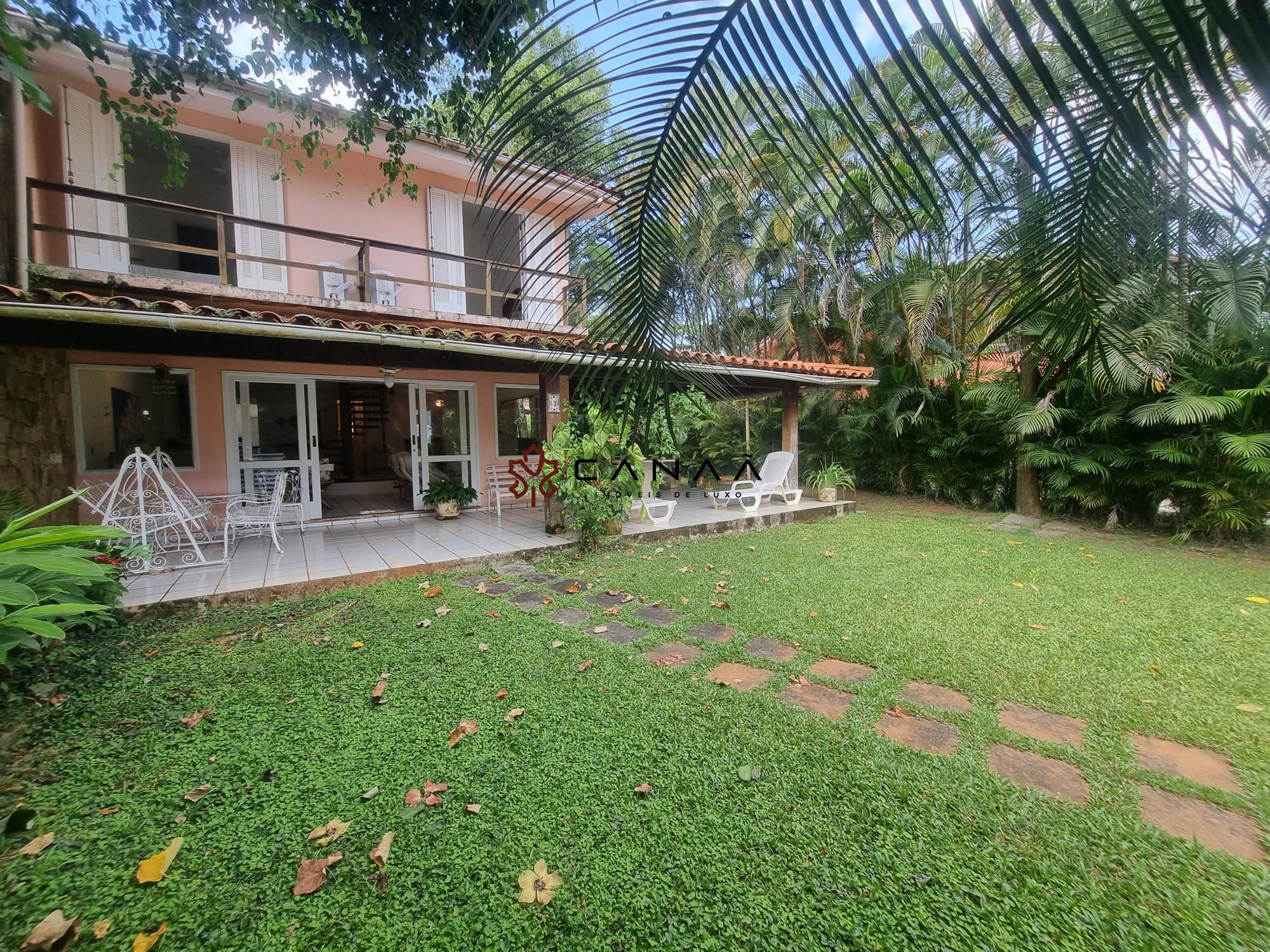 Casa de Condomínio à venda com 5 quartos, 350m² - Foto 2