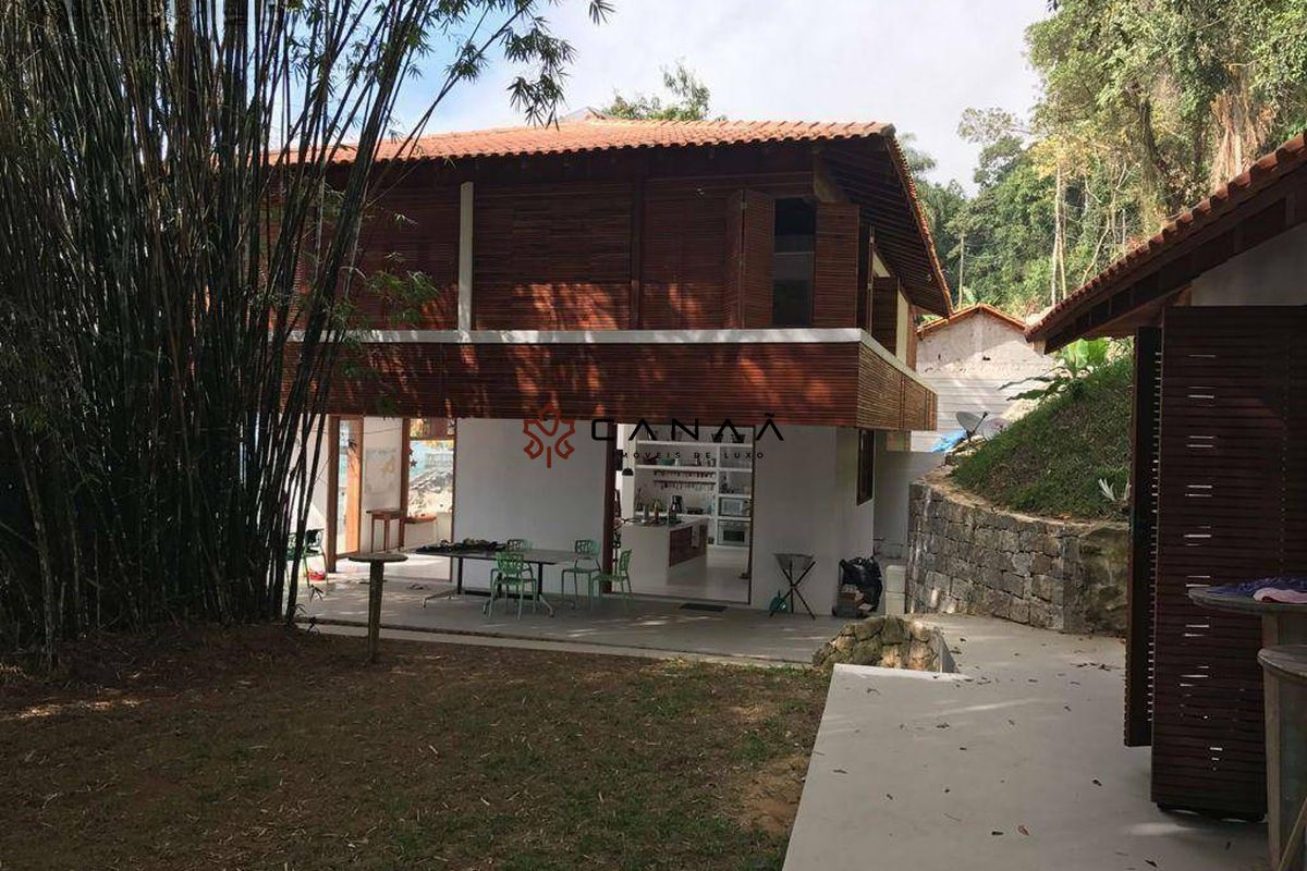 Casa à venda com 6 quartos, 340m² - Foto 24