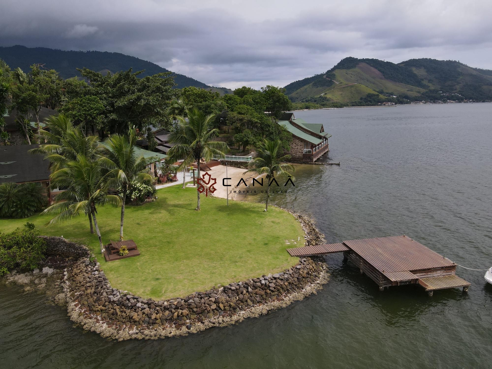 Casa à venda com 9 quartos, 1000m² - Foto 17