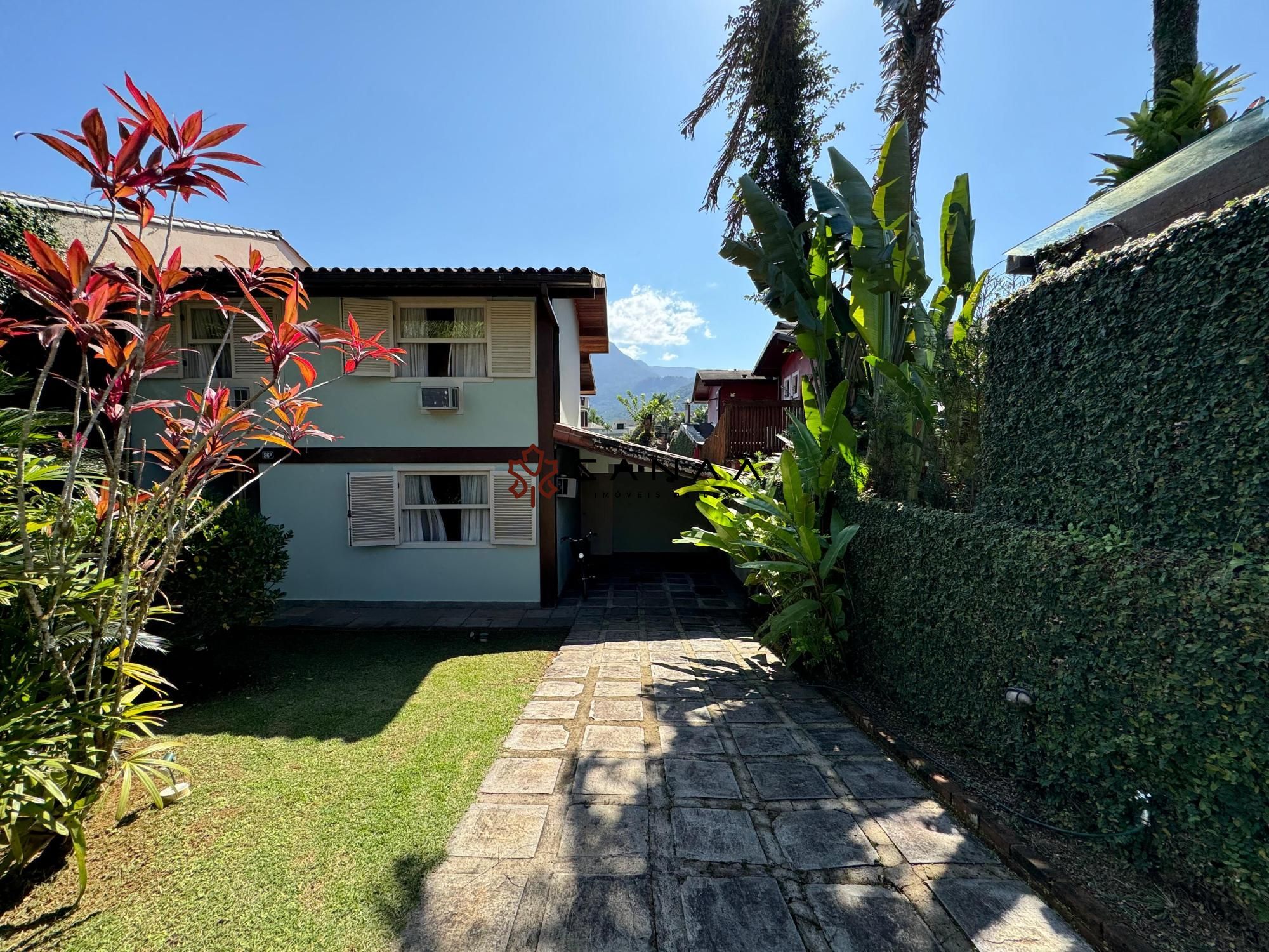 Casa de Condomínio à venda com 3 quartos, 400m² - Foto 12