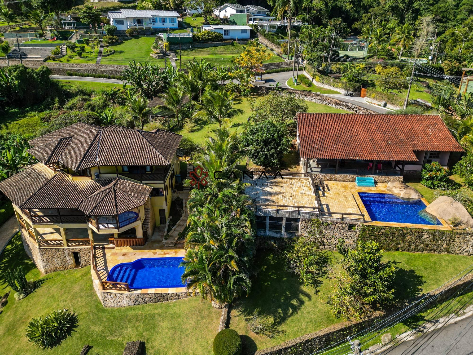 Casa de Condomínio à venda com 12 quartos, 550m² - Foto 26