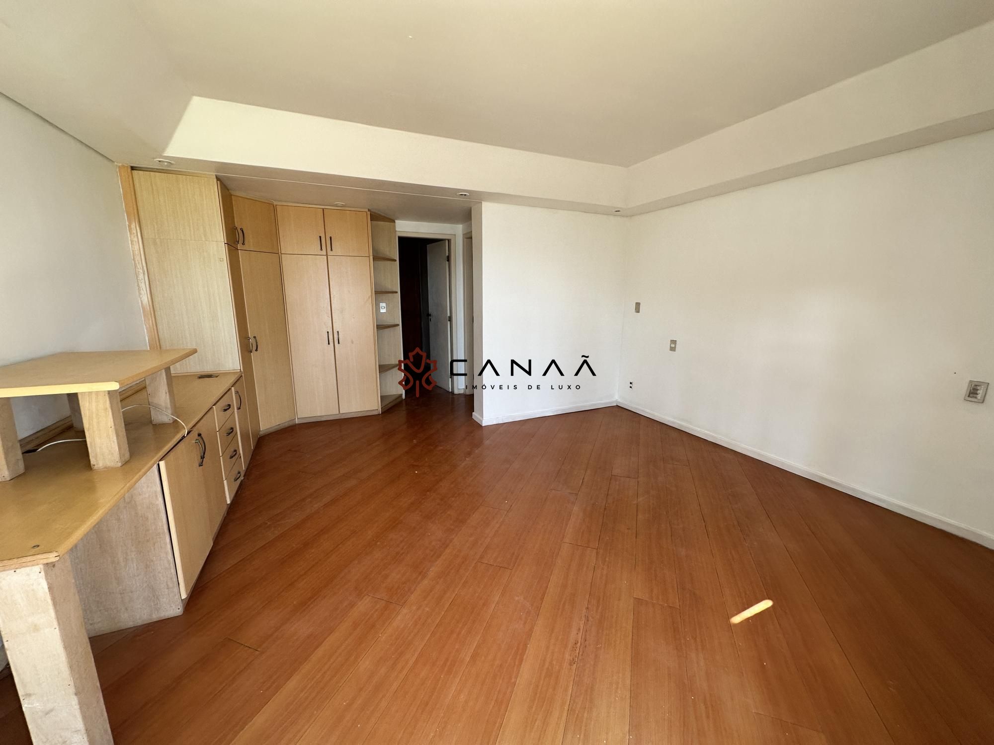 Casa à venda com 4 quartos, 300m² - Foto 28