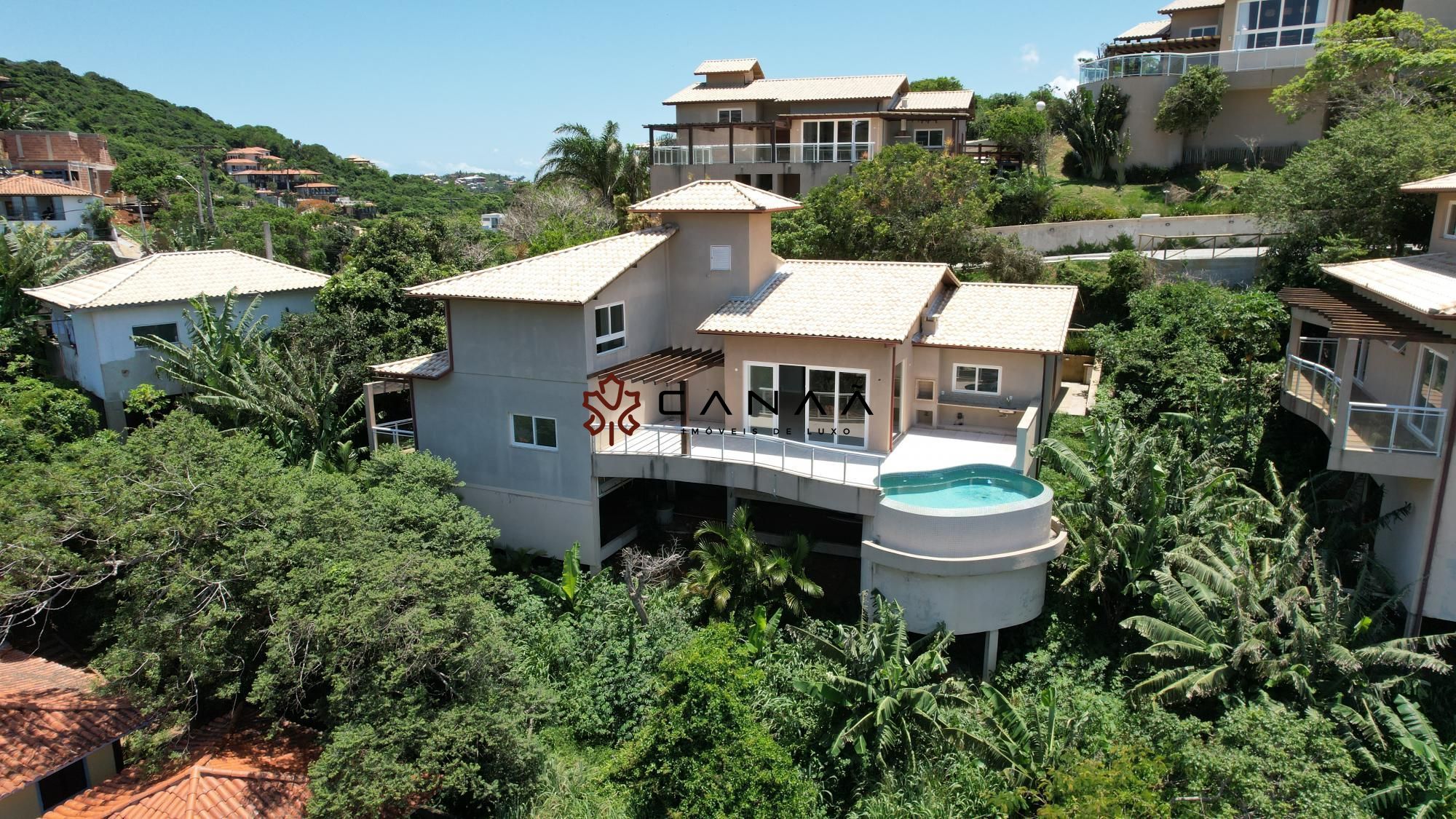 Casa de Condomínio à venda com 4 quartos, 253m² - Foto 2