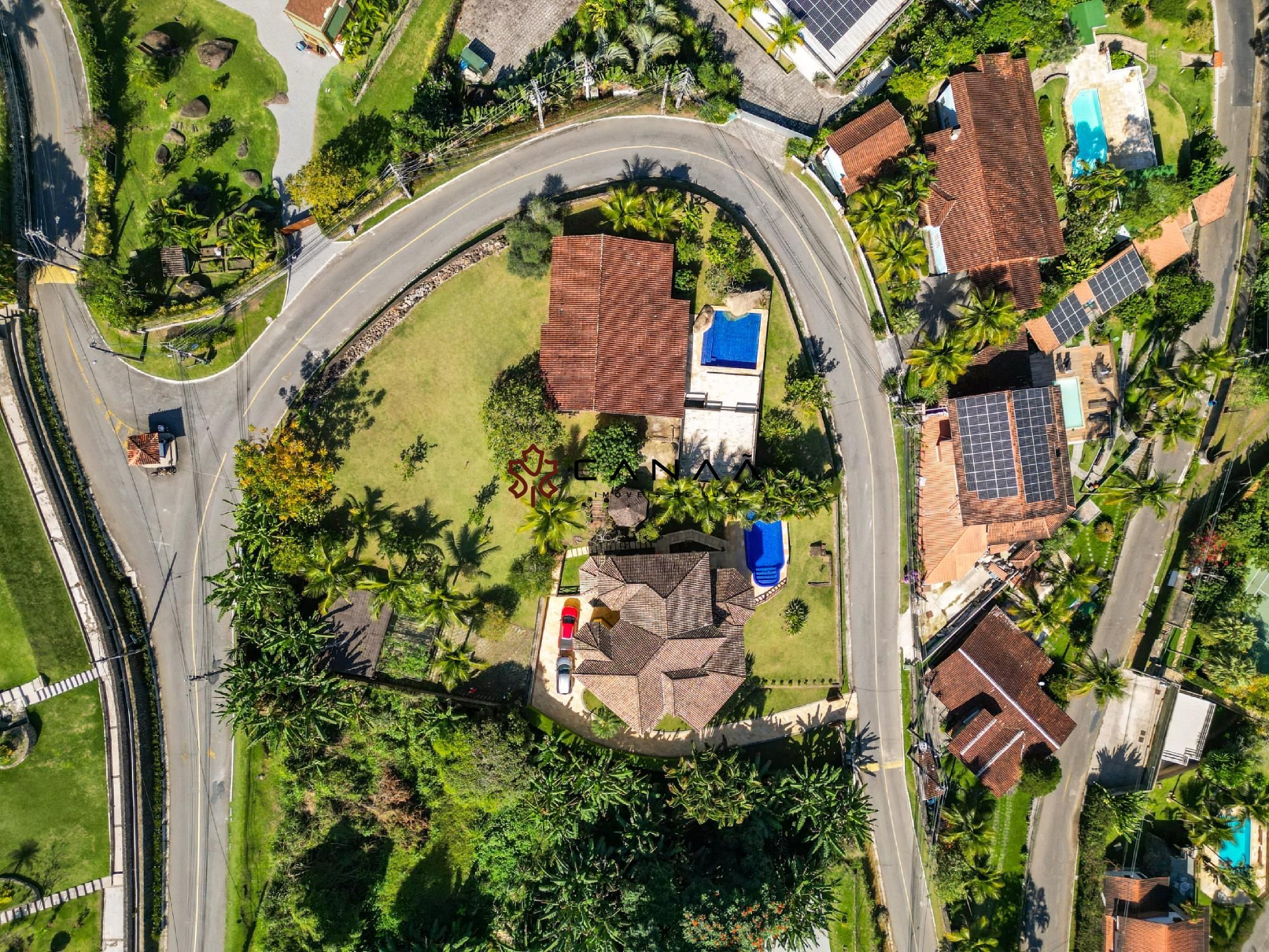 Casa de Condomínio à venda com 12 quartos, 550m² - Foto 20