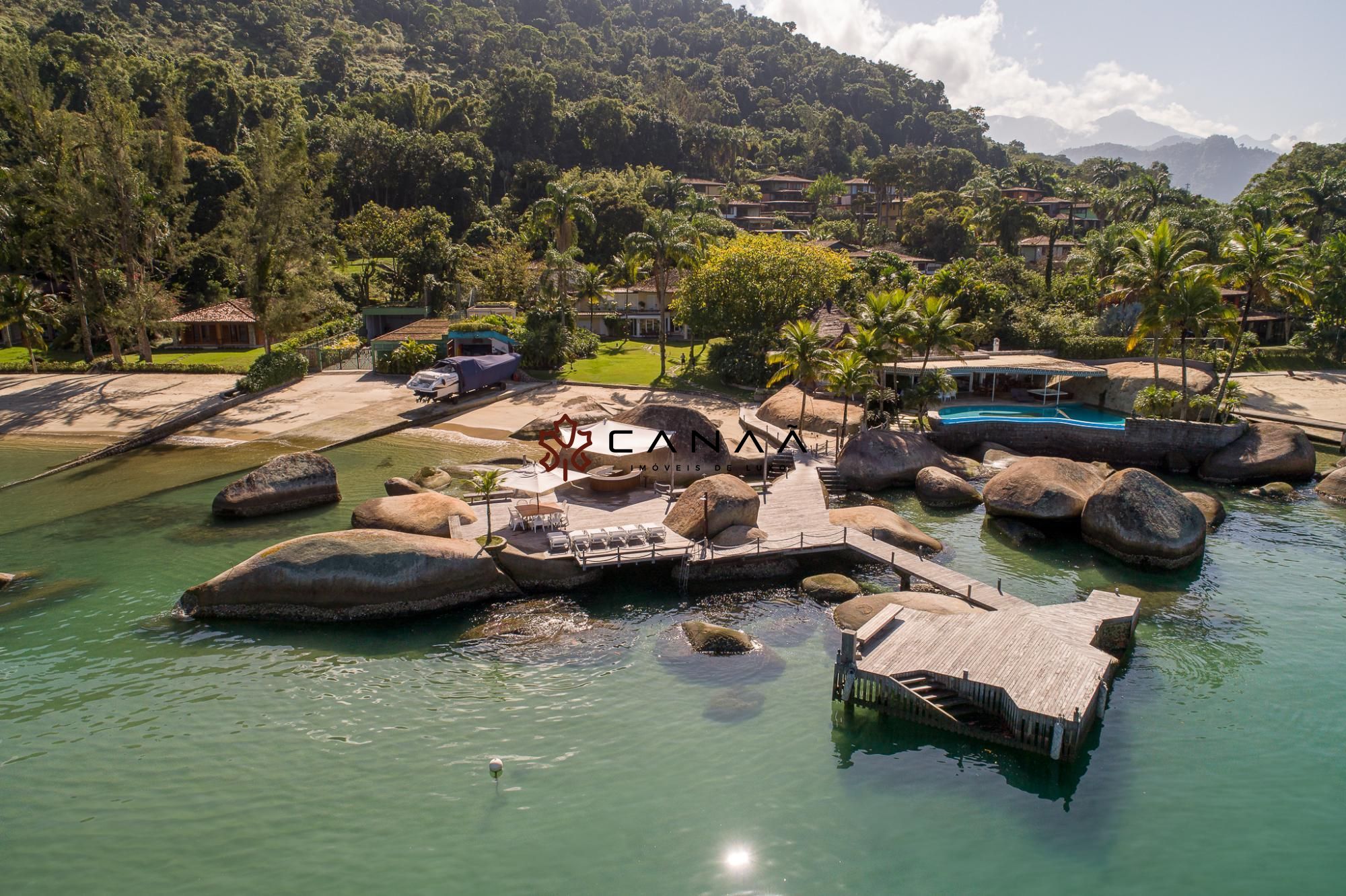 Casa em condomínio à venda  no Mombaça - Angra dos Reis, RJ. Imóveis