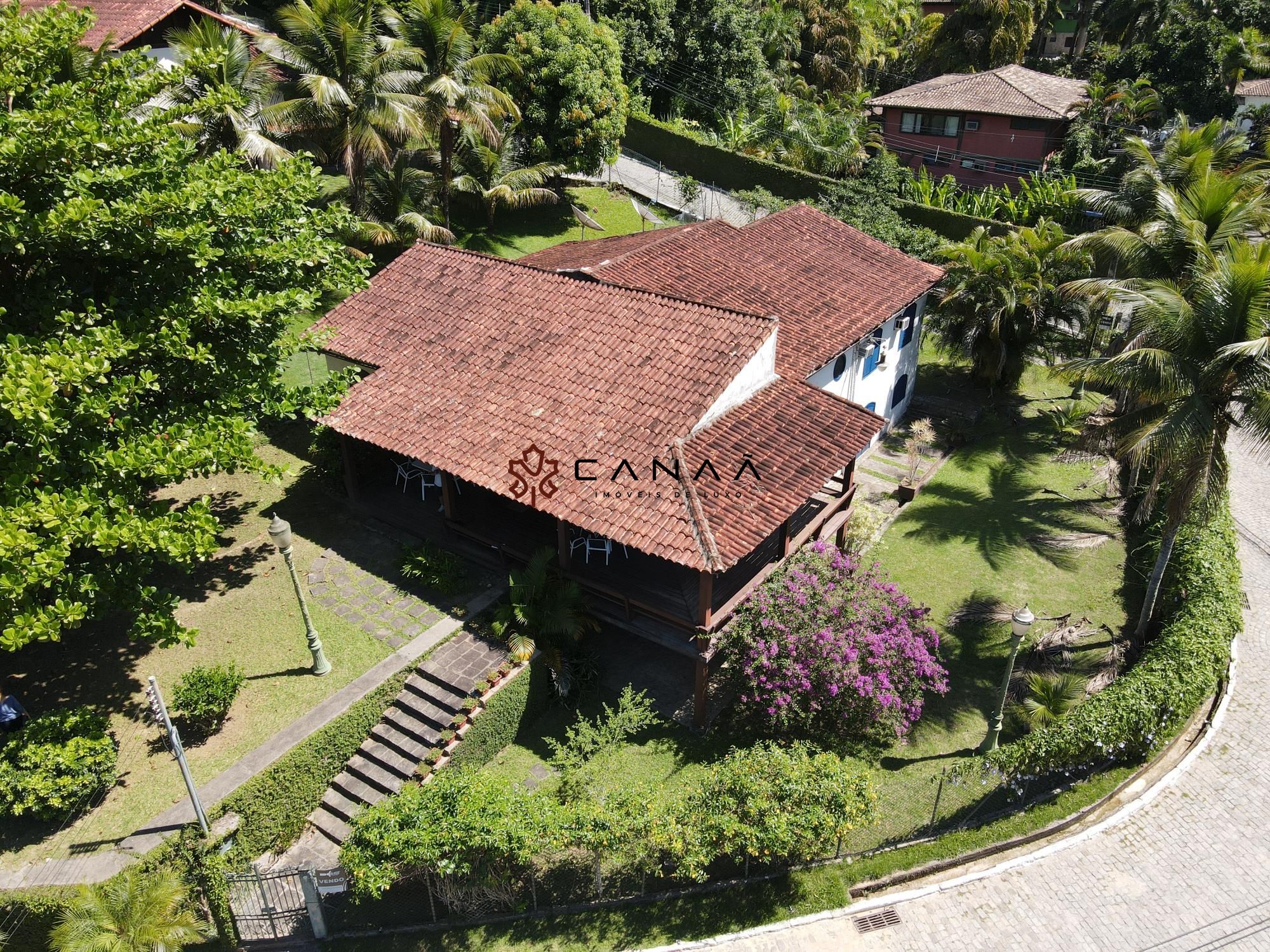 Casa de Condomínio à venda com 4 quartos, 304m² - Foto 4