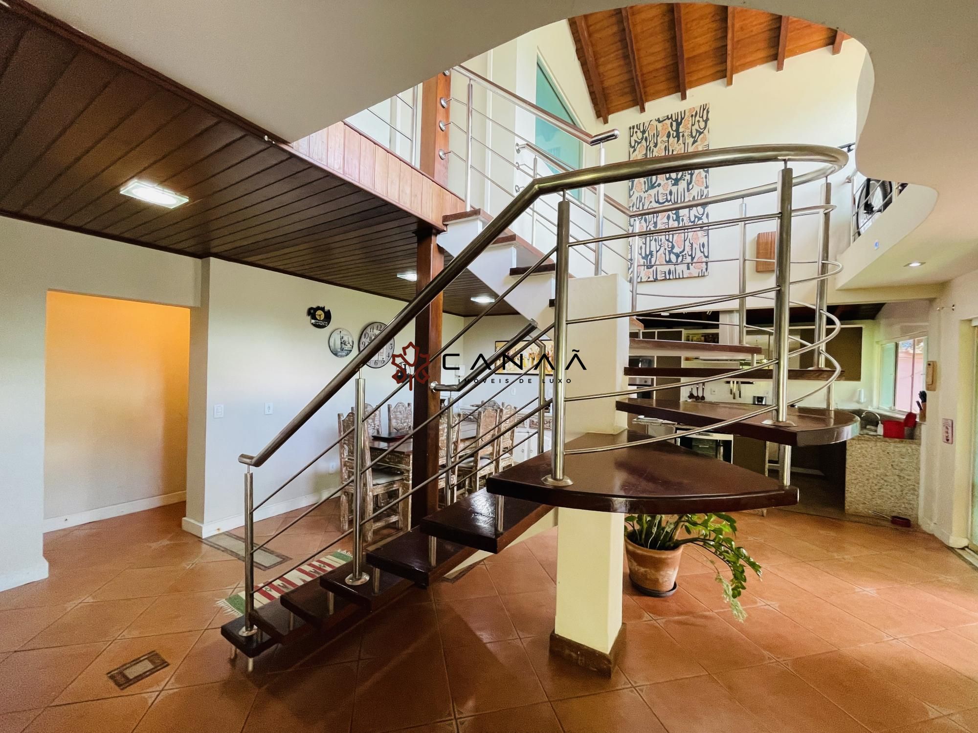 Casa à venda com 5 quartos, 250m² - Foto 13