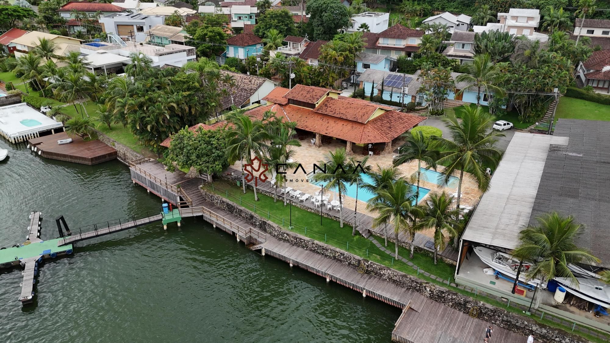 Casa de Condomínio à venda com 4 quartos, 295m² - Foto 40