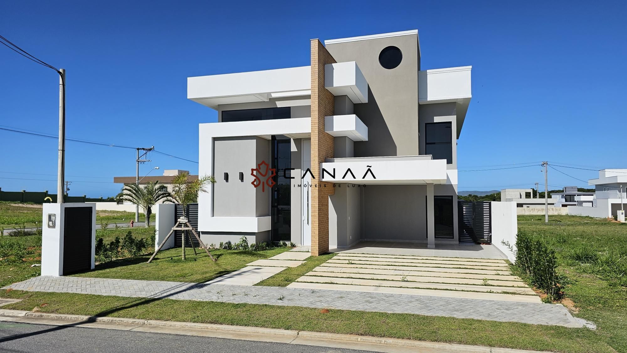 Casa de Condomínio à venda com 4 quartos, 222m² - Foto 1