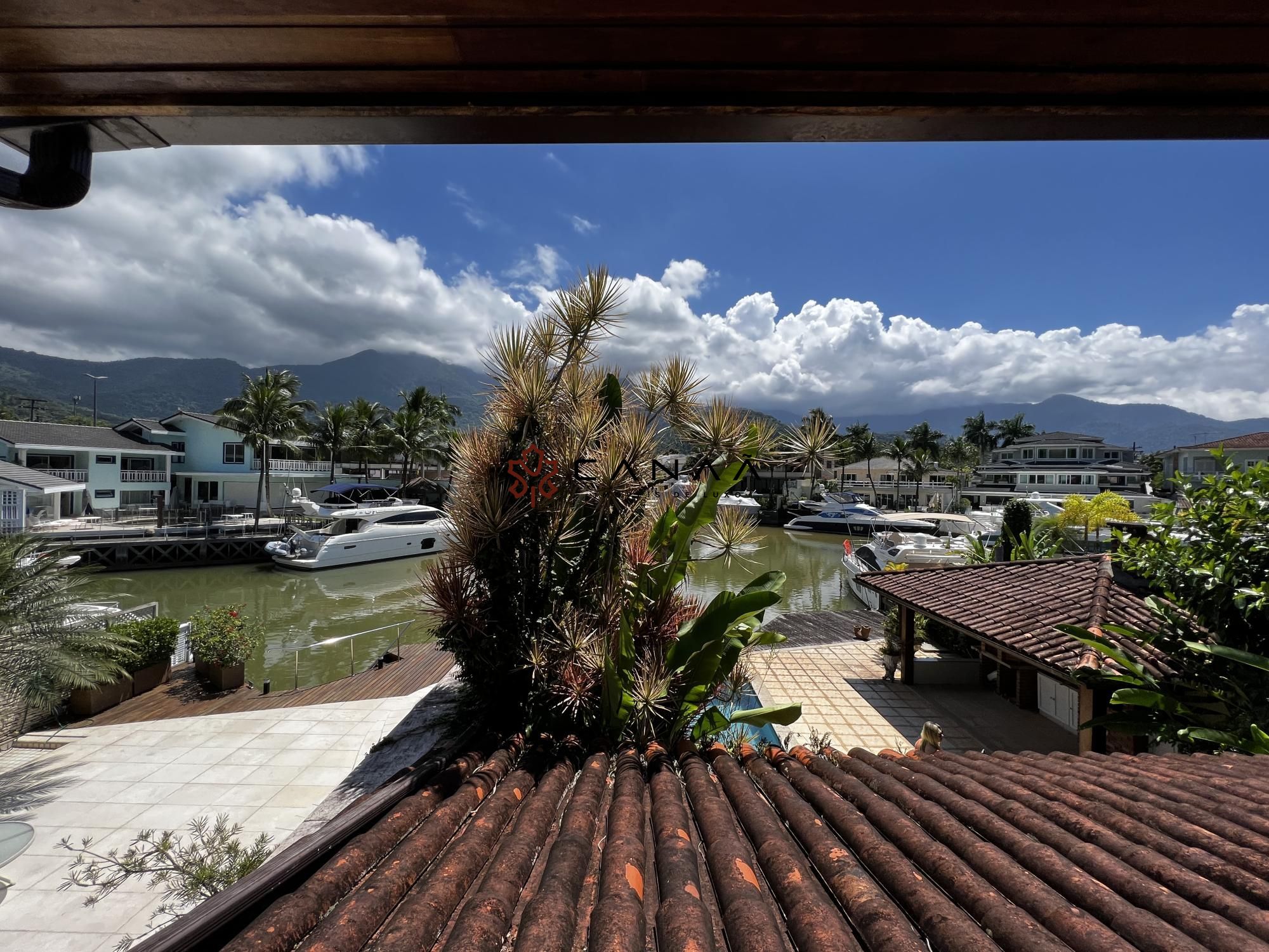 Casa de Condomínio à venda com 4 quartos, 200m² - Foto 12