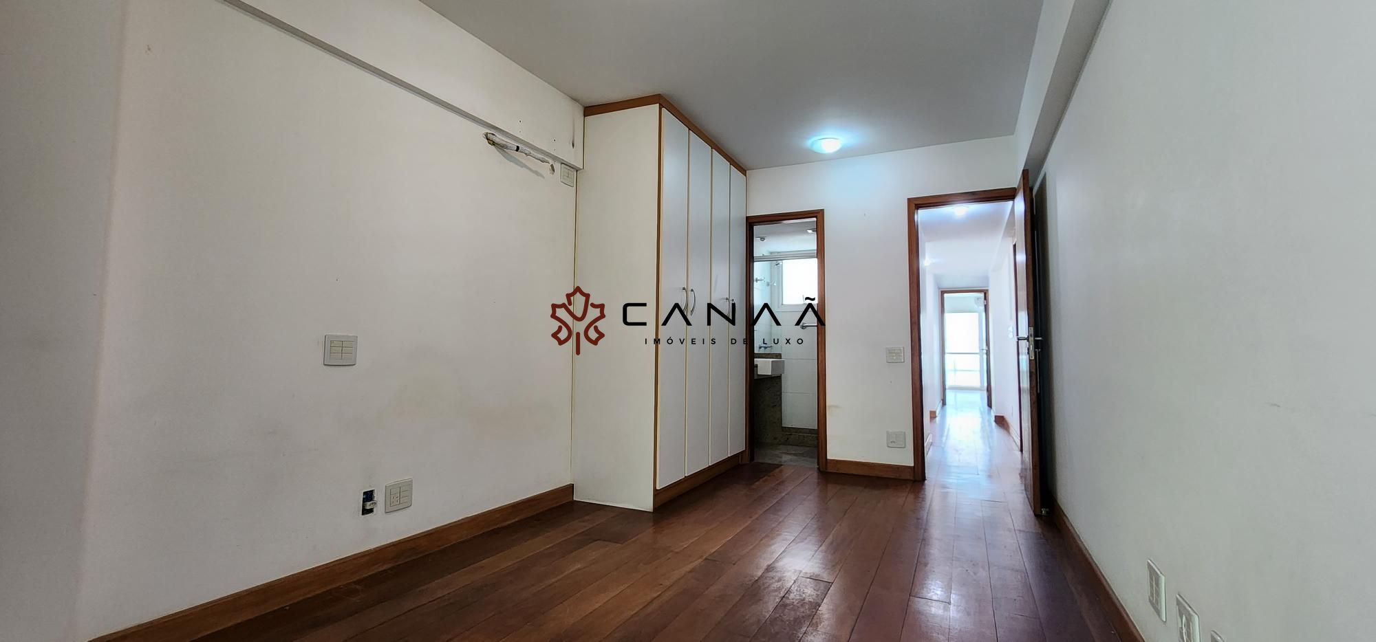 Apartamento à venda com 3 quartos, 242m² - Foto 17