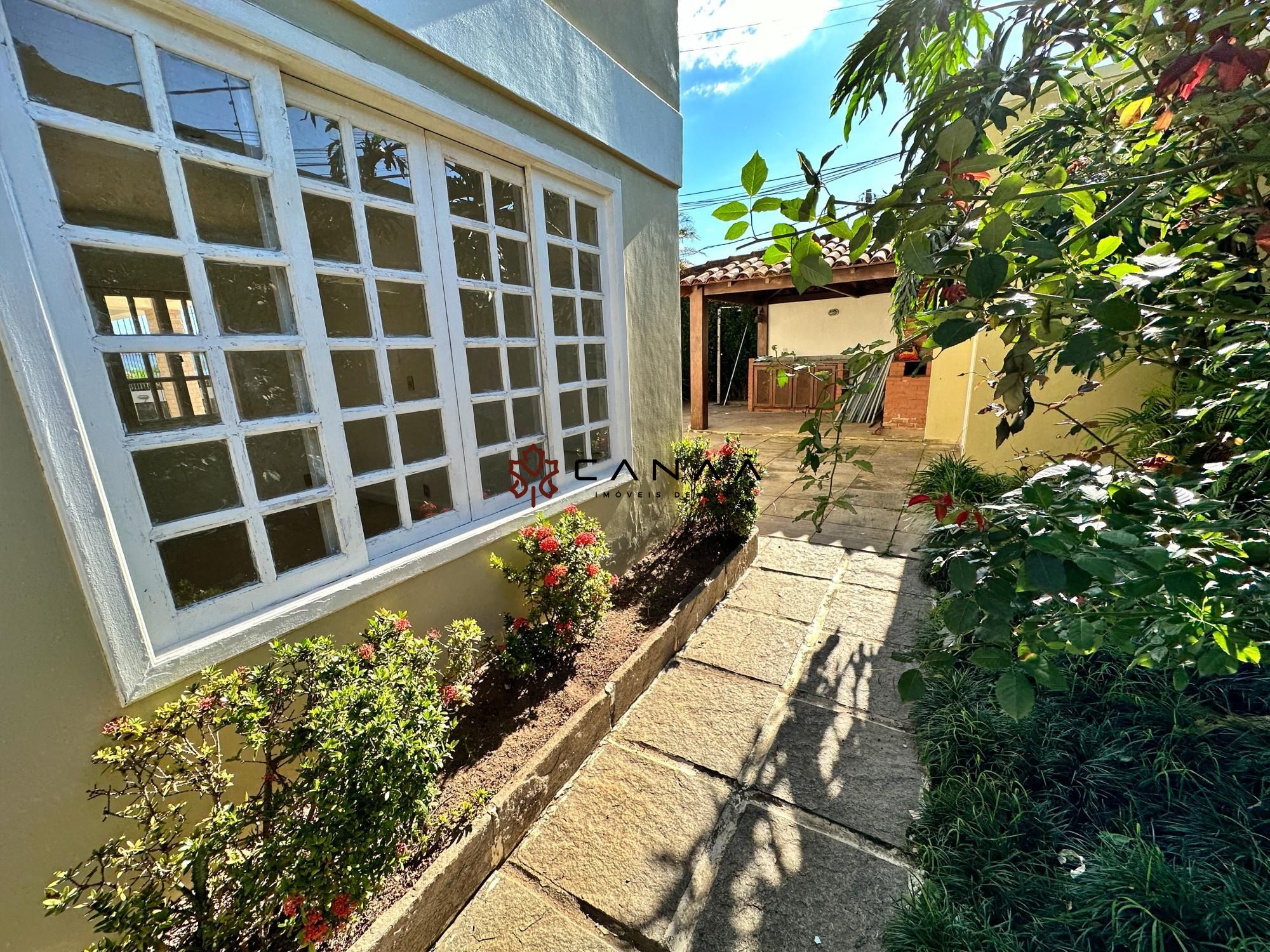 Casa à venda com 4 quartos, 300m² - Foto 7