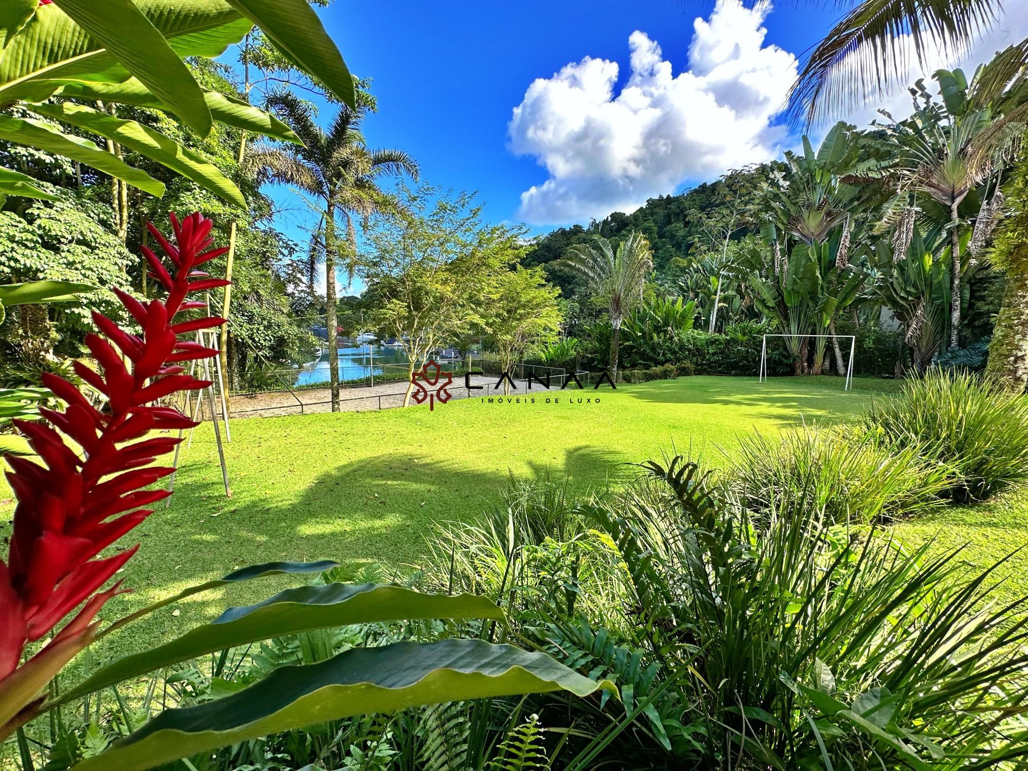 Casa de Condomínio à venda com 8 quartos, 1000m² - Foto 27