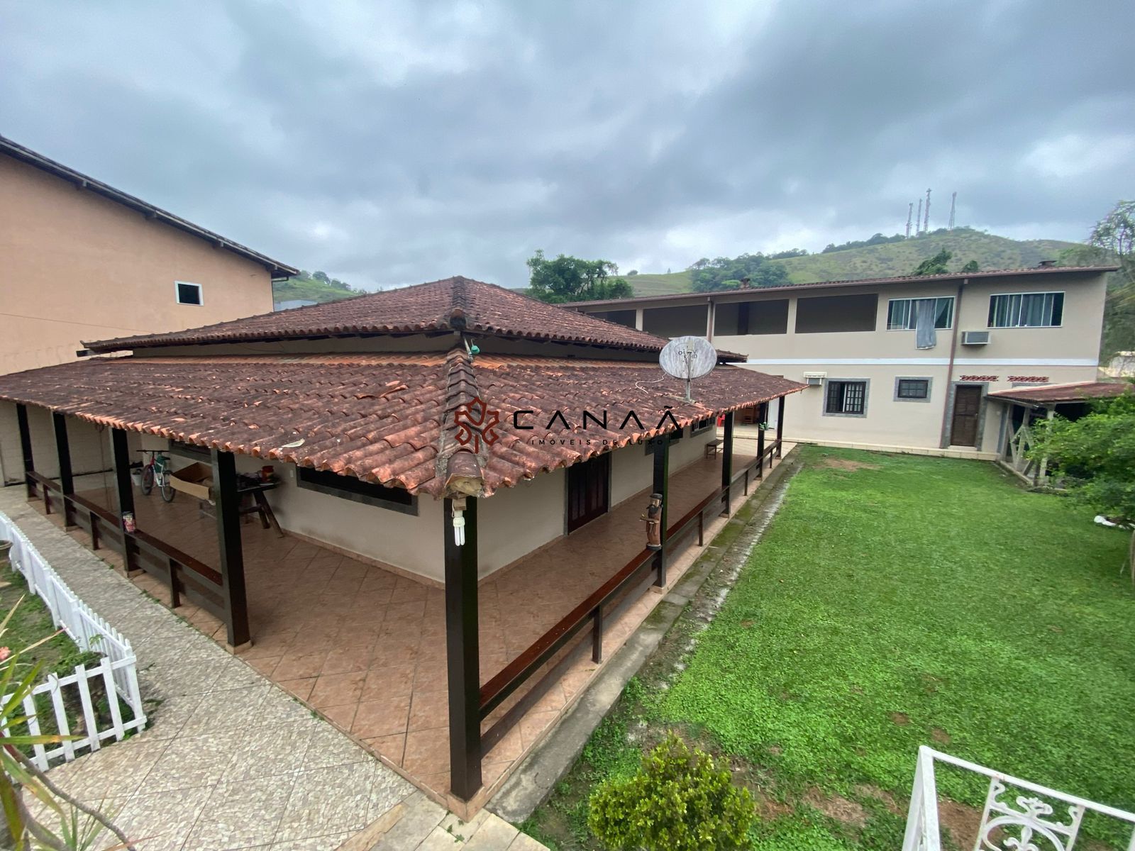 Casa à venda com 7 quartos, 399m² - Foto 2