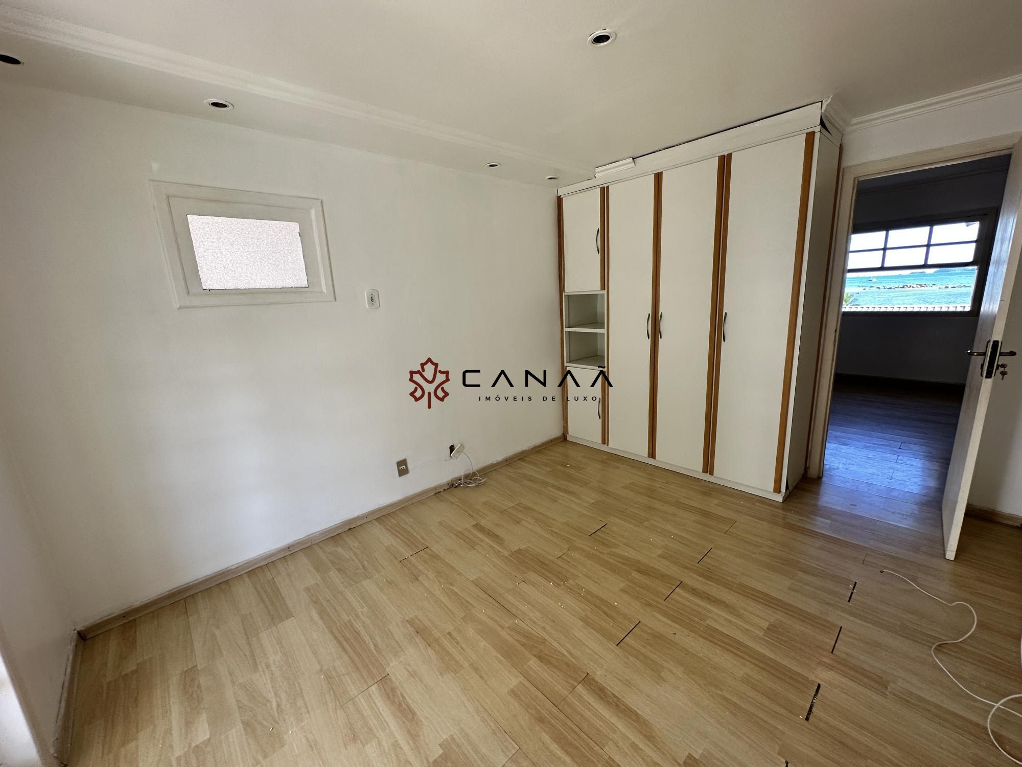 Casa à venda com 4 quartos, 300m² - Foto 37