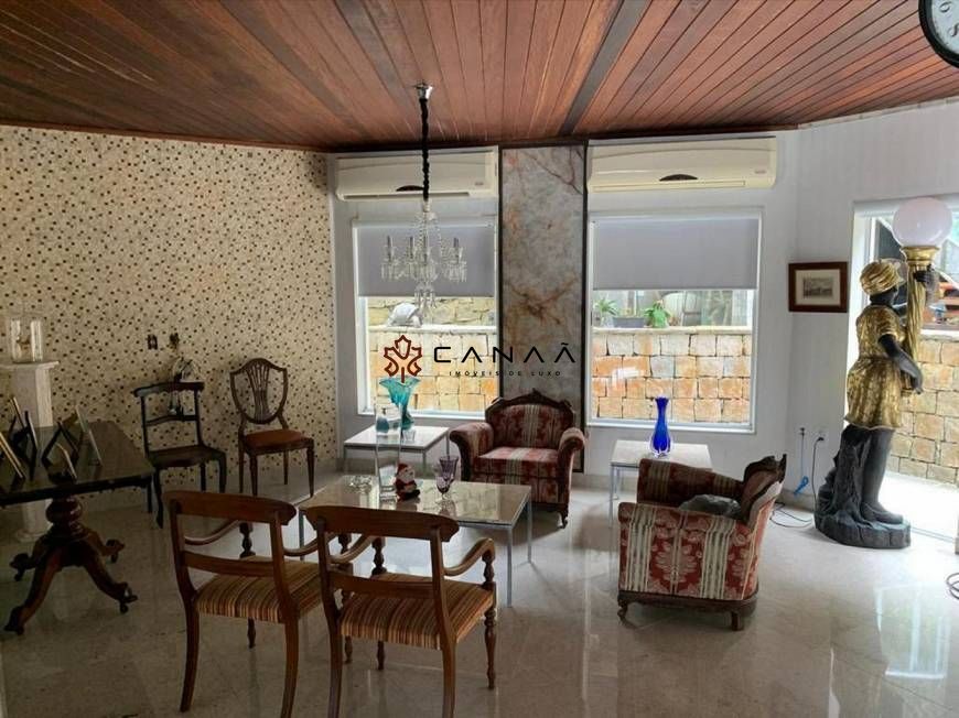 Casa à venda com 7 quartos, 300m² - Foto 15