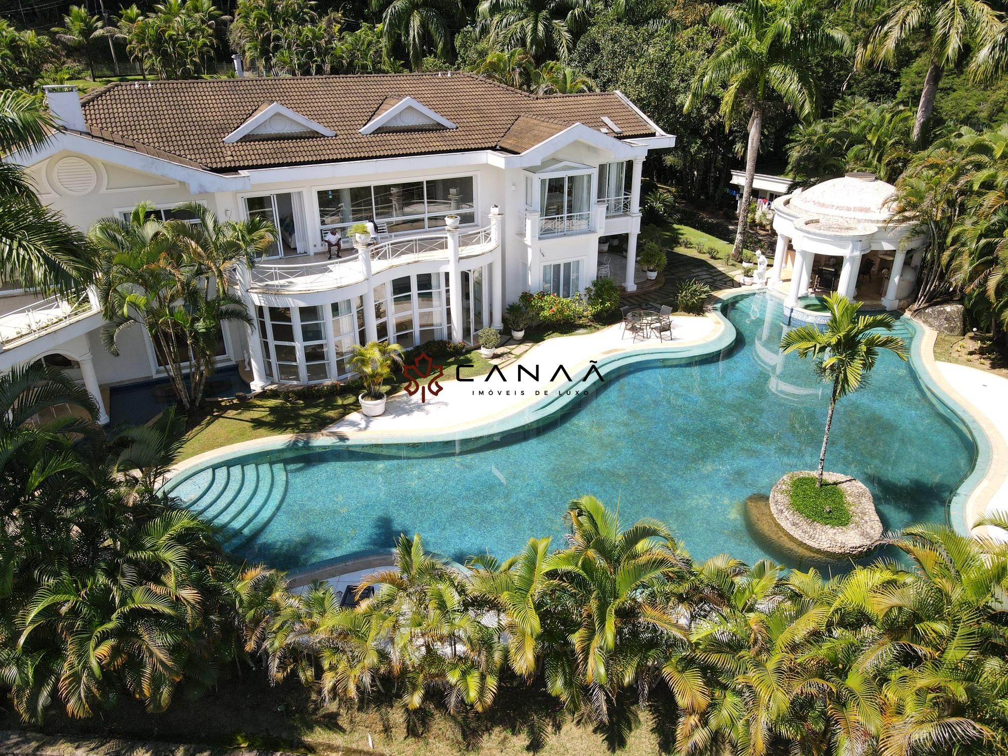 Casa em condomínio à venda  no Mombaça - Angra dos Reis, RJ. Imóveis