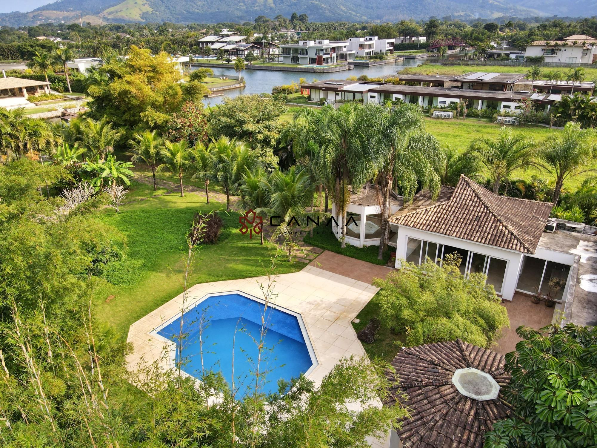 Casa de Condomínio à venda com 5 quartos, 500m² - Foto 75