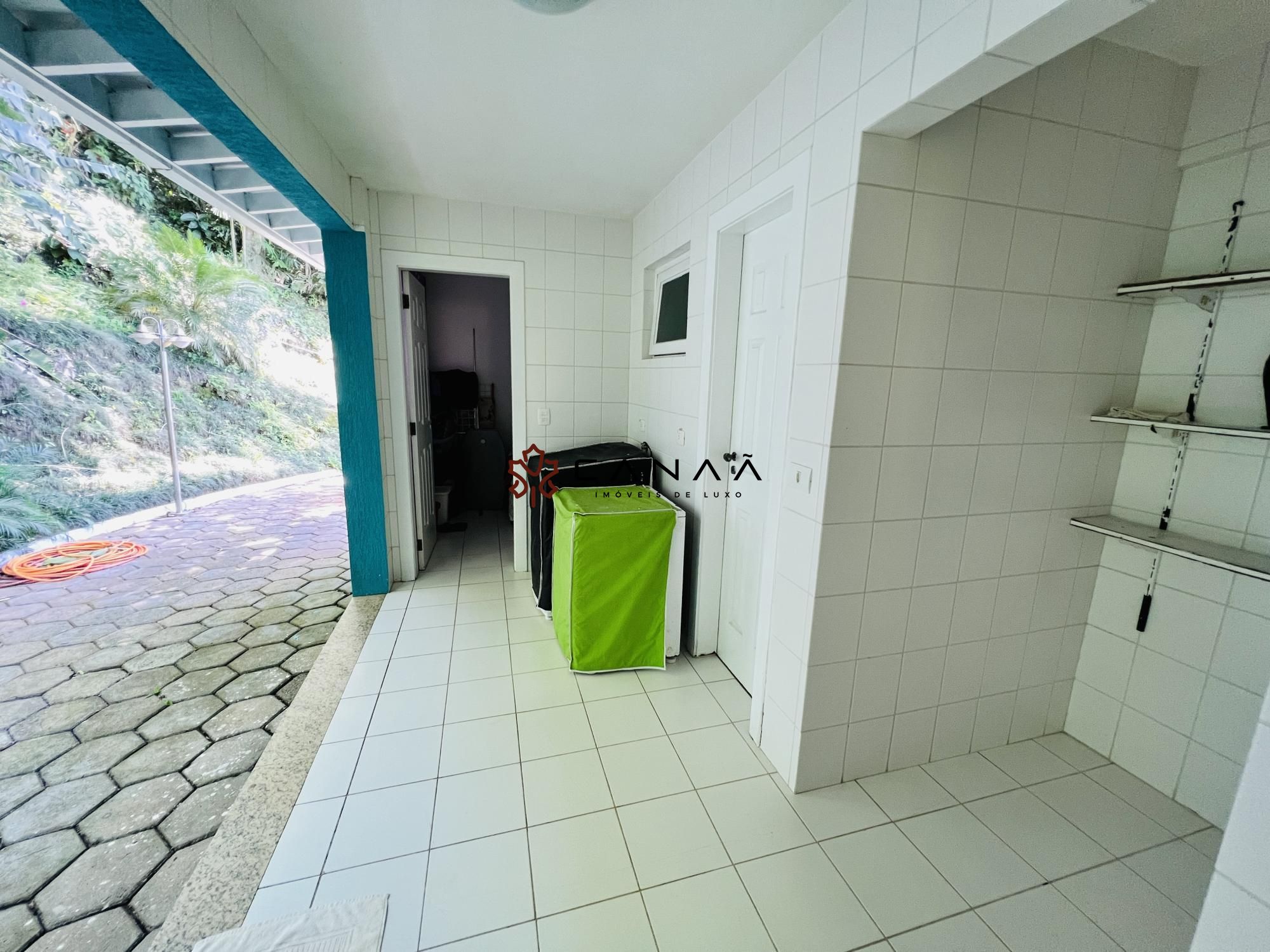 Casa de Condomínio à venda com 4 quartos, 300m² - Foto 17