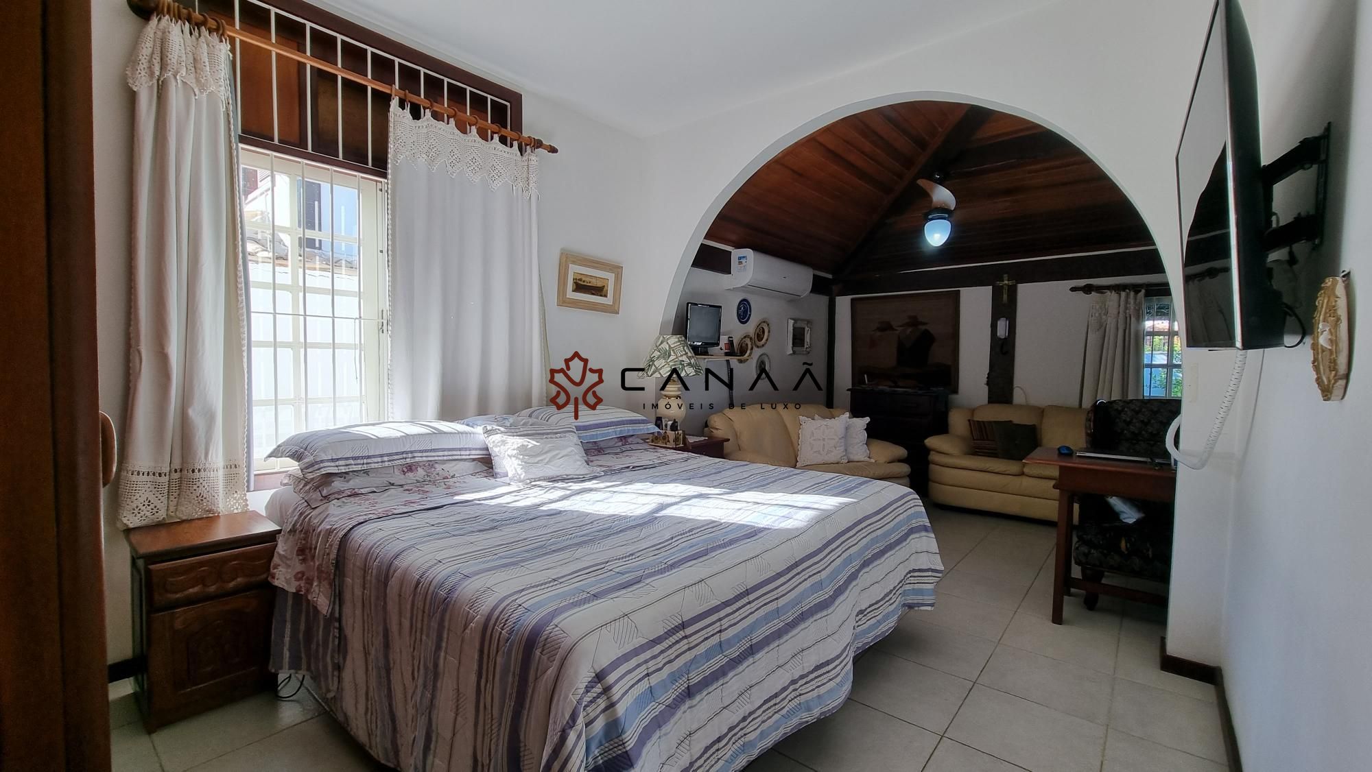 Casa à venda com 6 quartos, 299m² - Foto 28